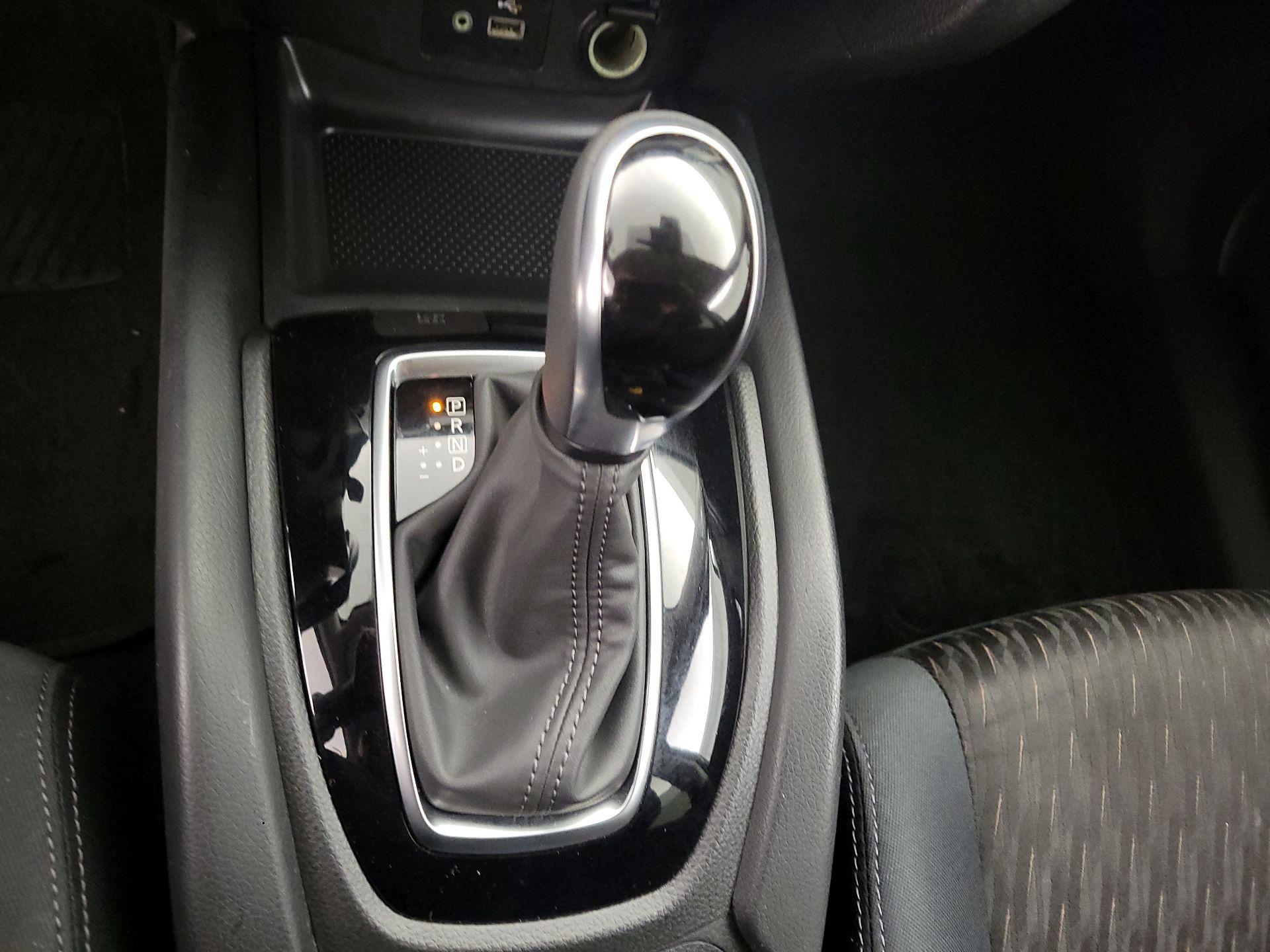 Thumbnail: 2019 Nissan Rogue - 17