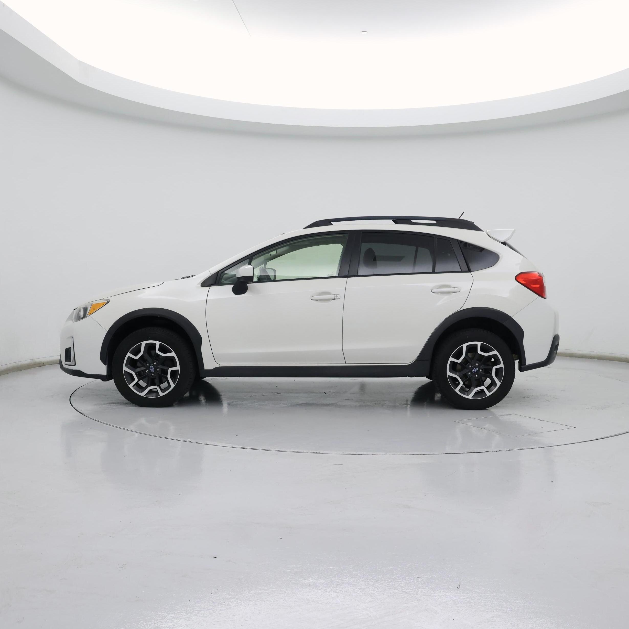 Thumbnail: 2017 Subaru Crosstrek - 3