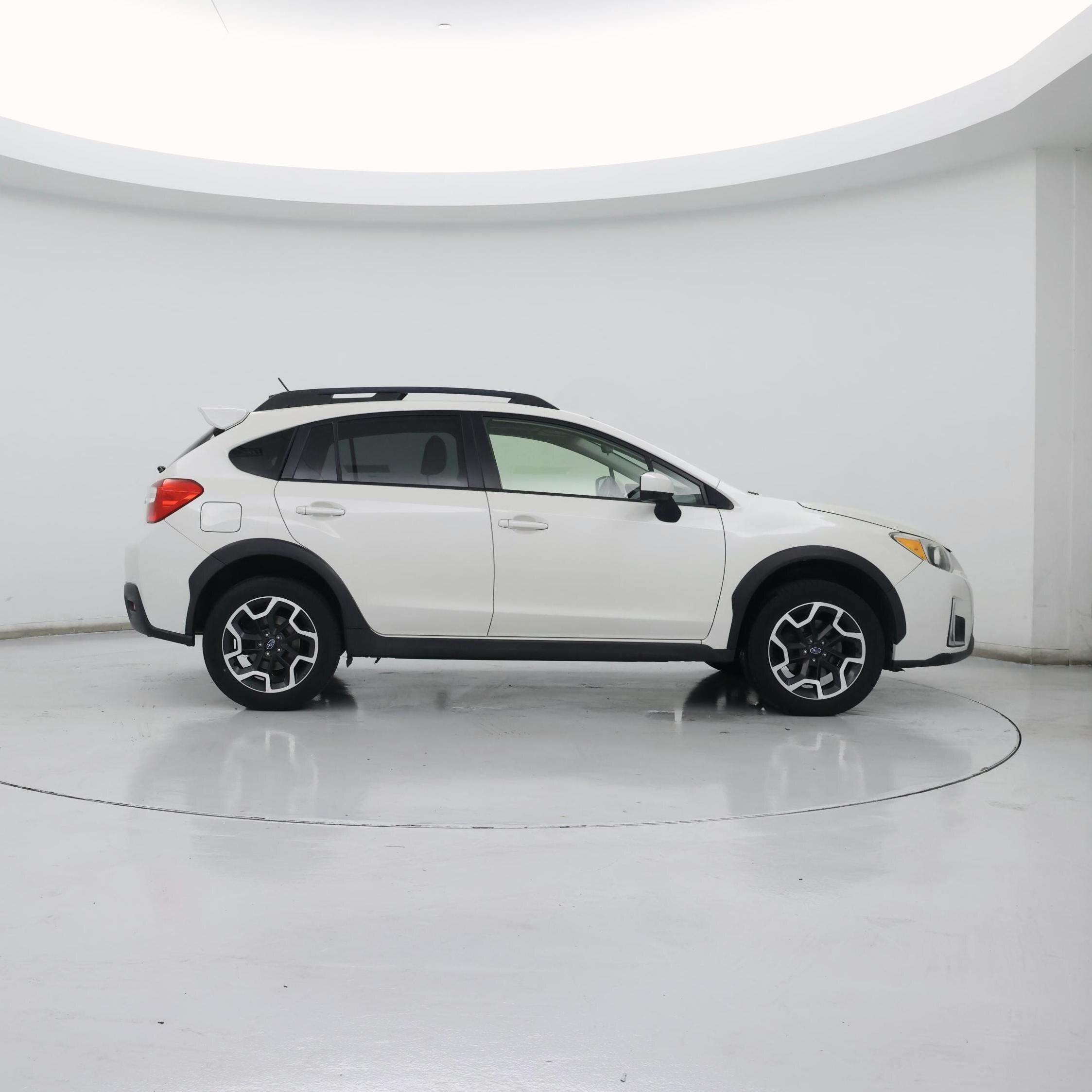 Thumbnail: 2017 Subaru Crosstrek - 7