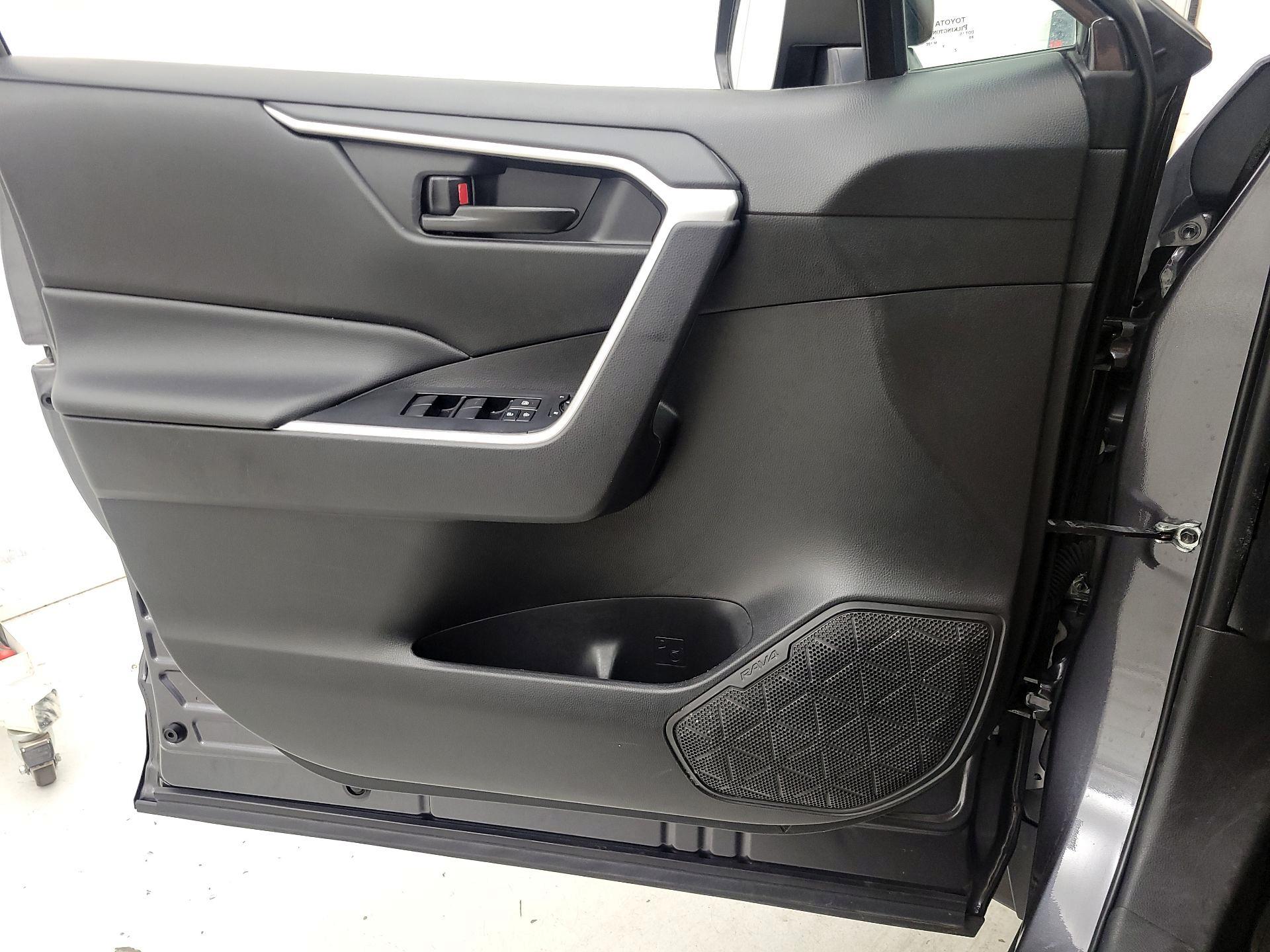 Thumbnail: 2023 Toyota RAV4 - 12