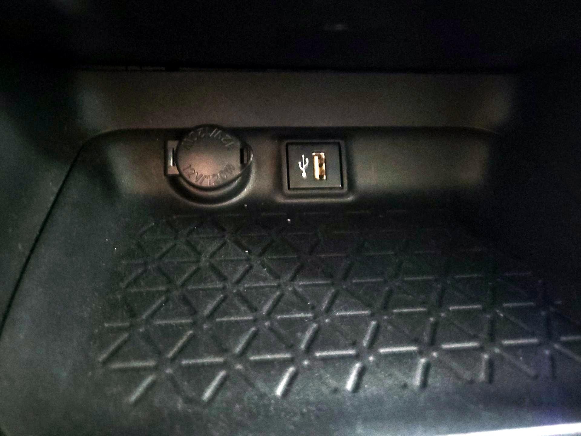 Thumbnail: 2023 Toyota RAV4 - 18