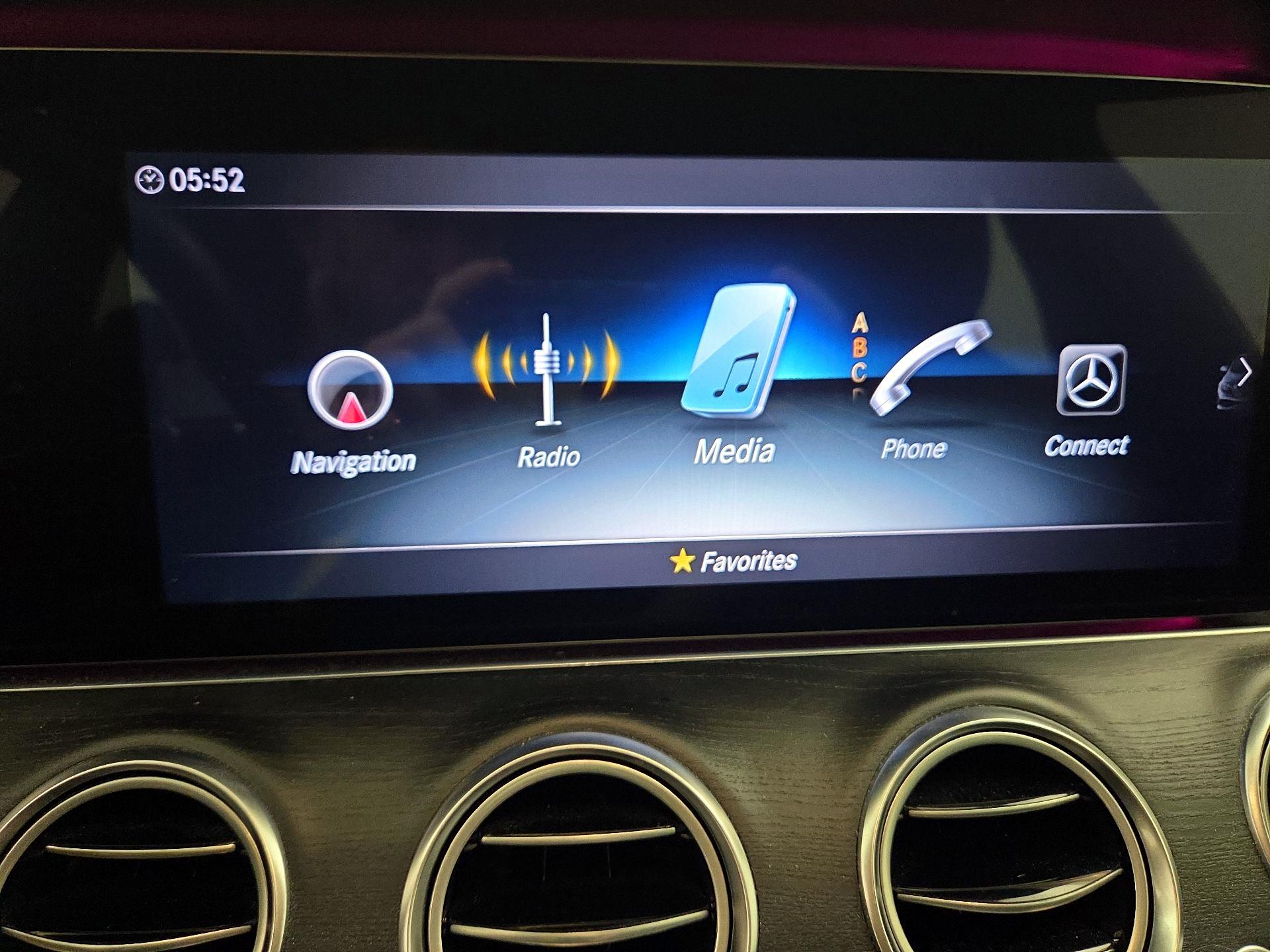 Thumbnail: 2020 Mercedes-Benz E-Class - 14