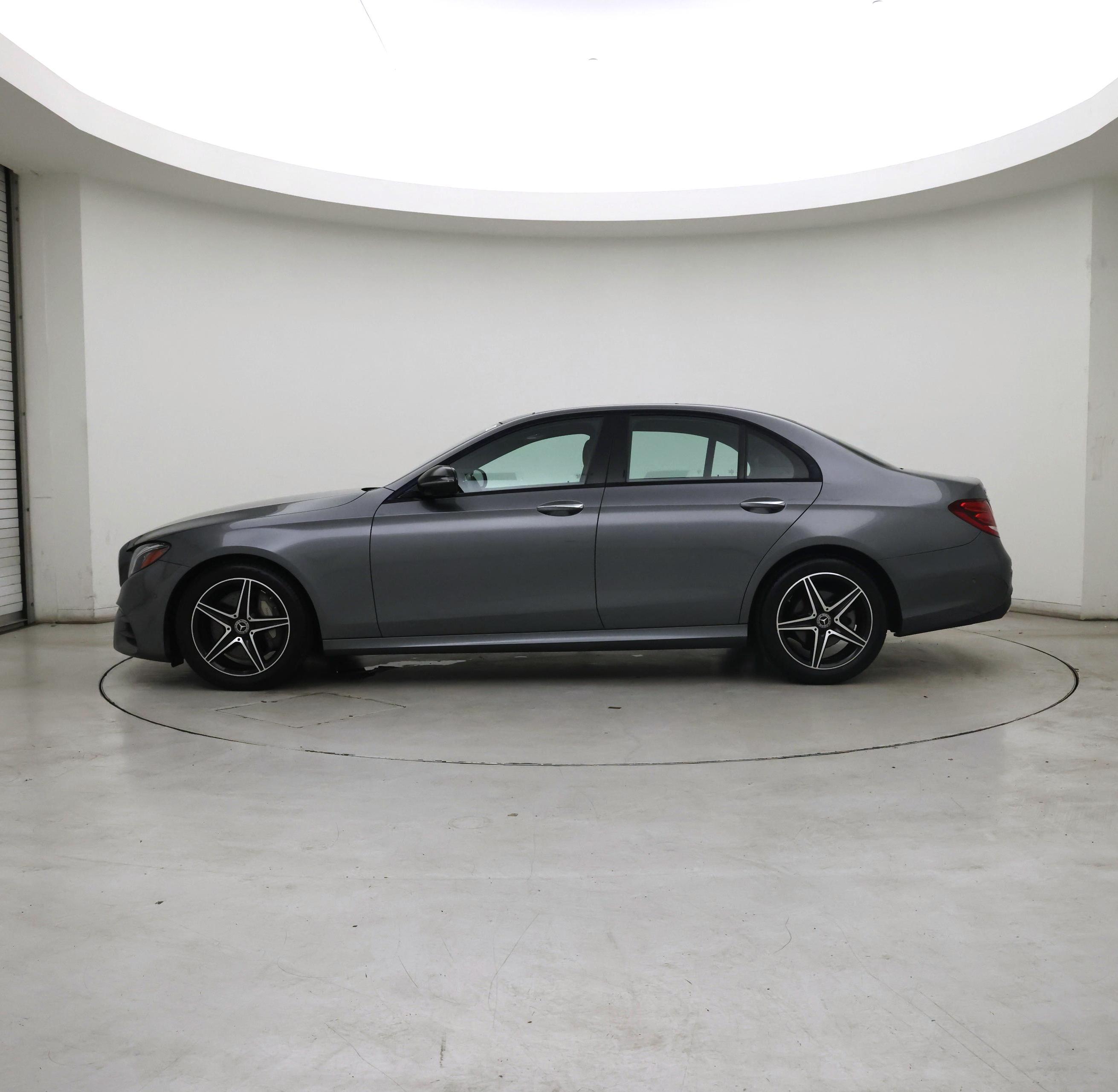 Thumbnail: 2020 Mercedes-Benz E-Class - 3