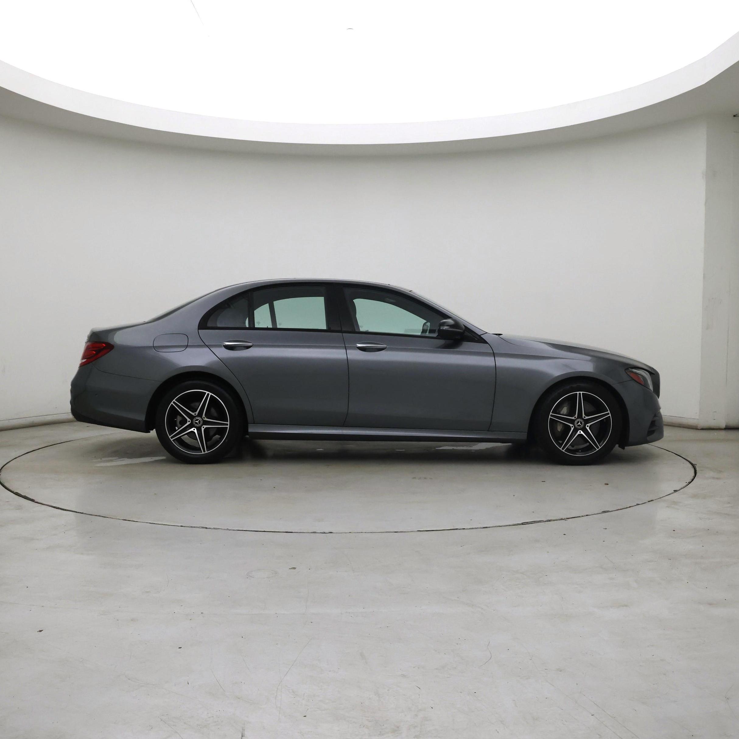 Thumbnail: 2020 Mercedes-Benz E-Class - 7