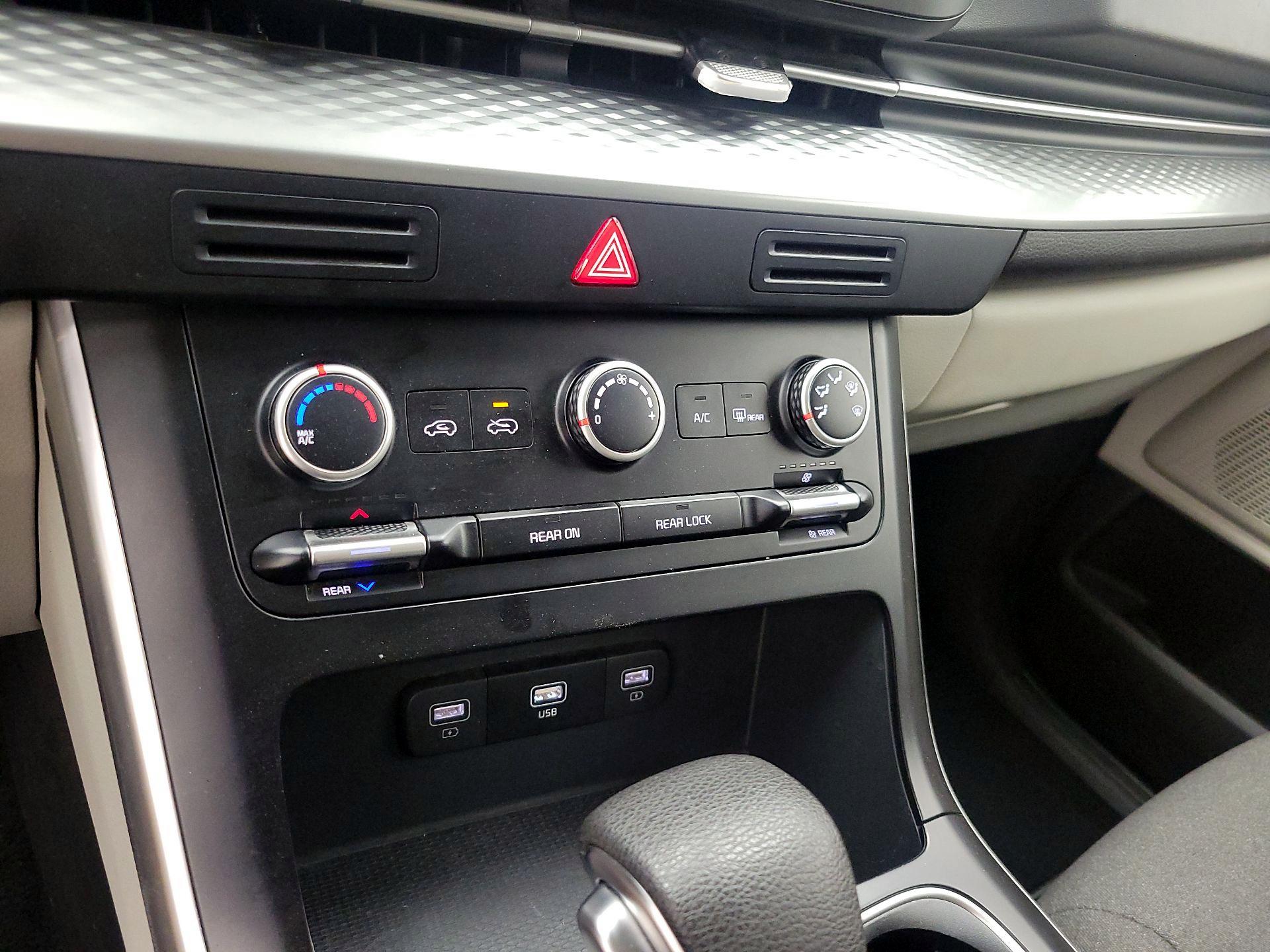 Thumbnail: 2024 Kia Carnival - 16