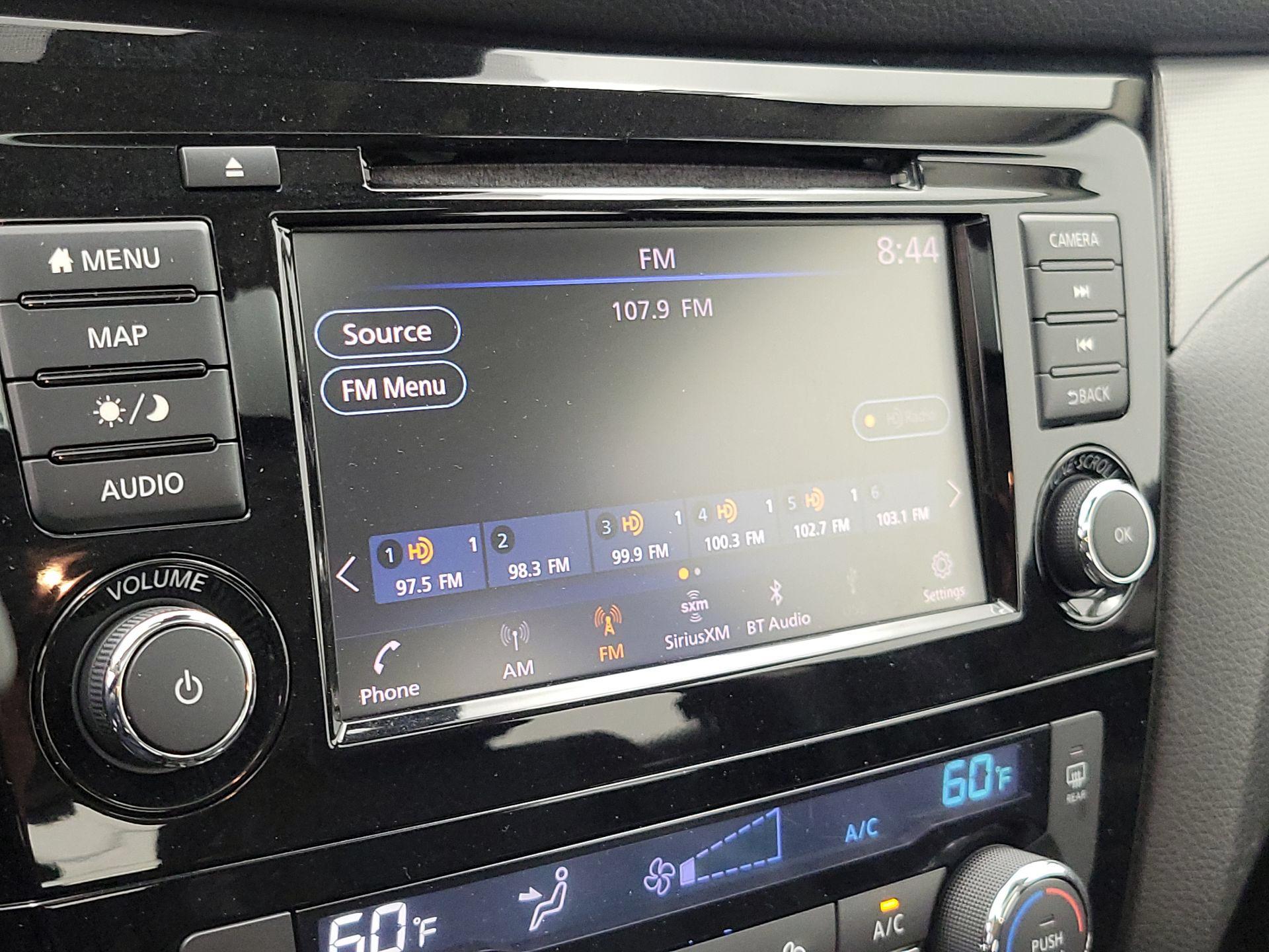 Thumbnail: 2020 Nissan Rogue Sport - 16