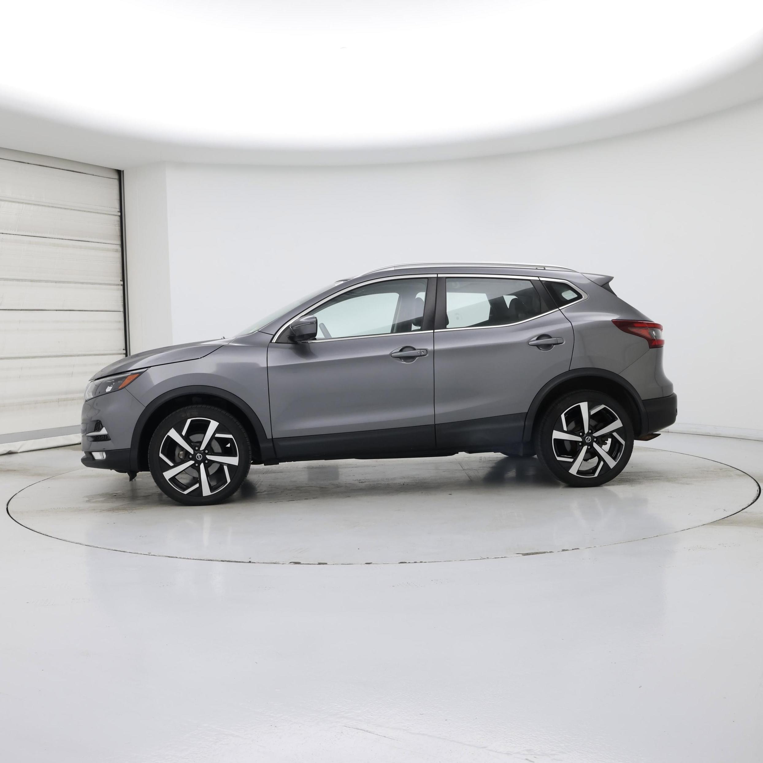 Thumbnail: 2020 Nissan Rogue Sport - 3