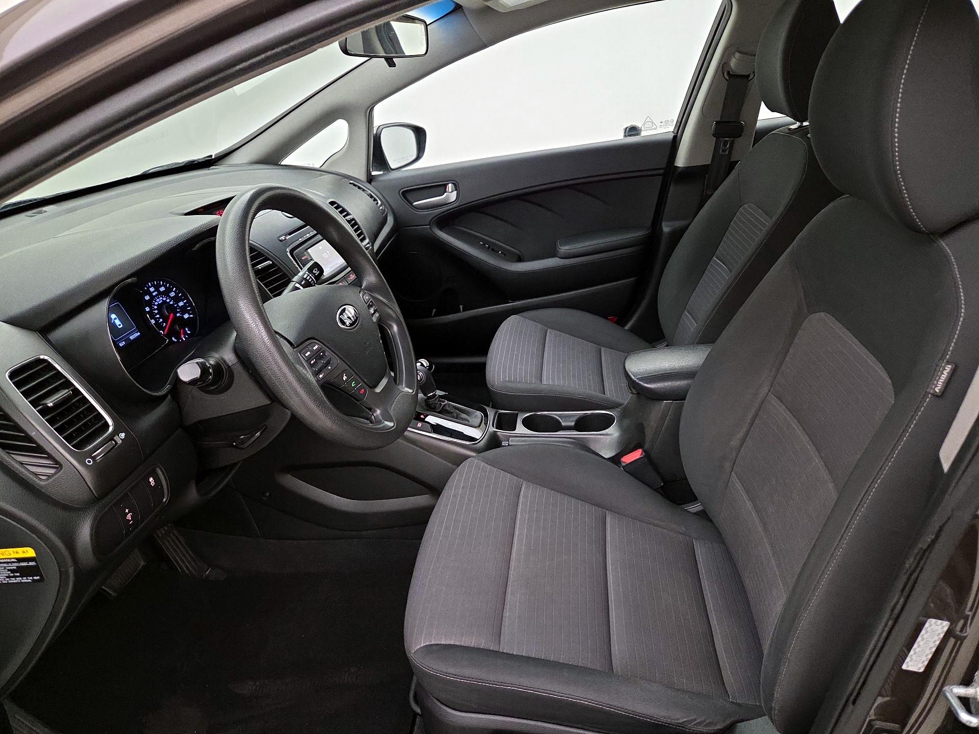 Thumbnail: 2017 Kia Forte - 11