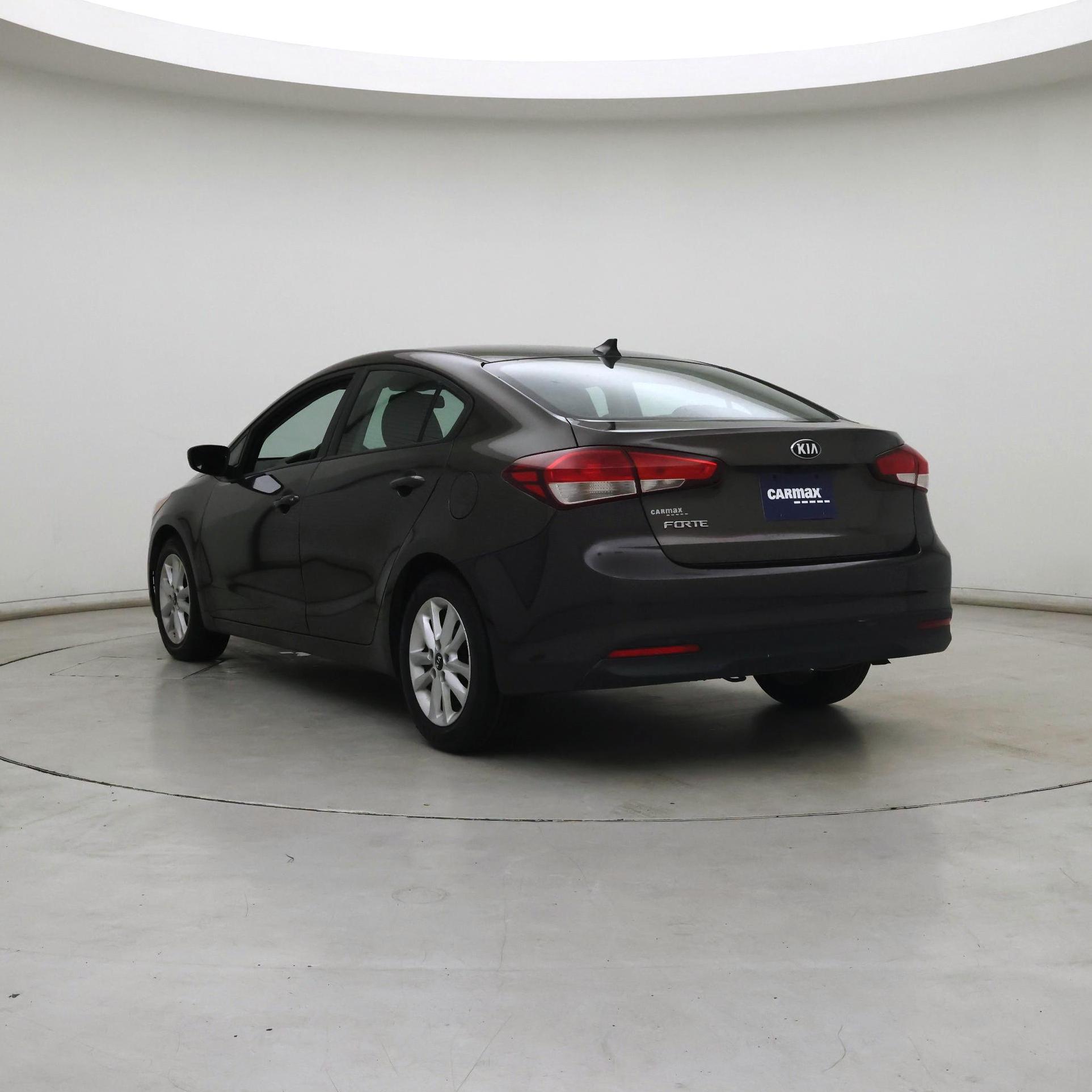 Thumbnail: 2017 Kia Forte - 2