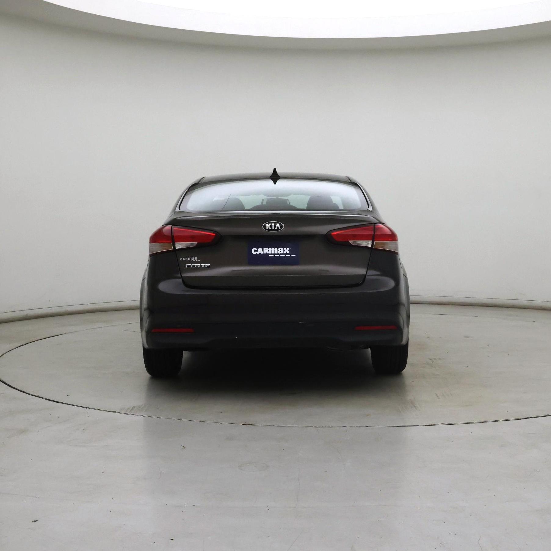 Thumbnail: 2017 Kia Forte - 6