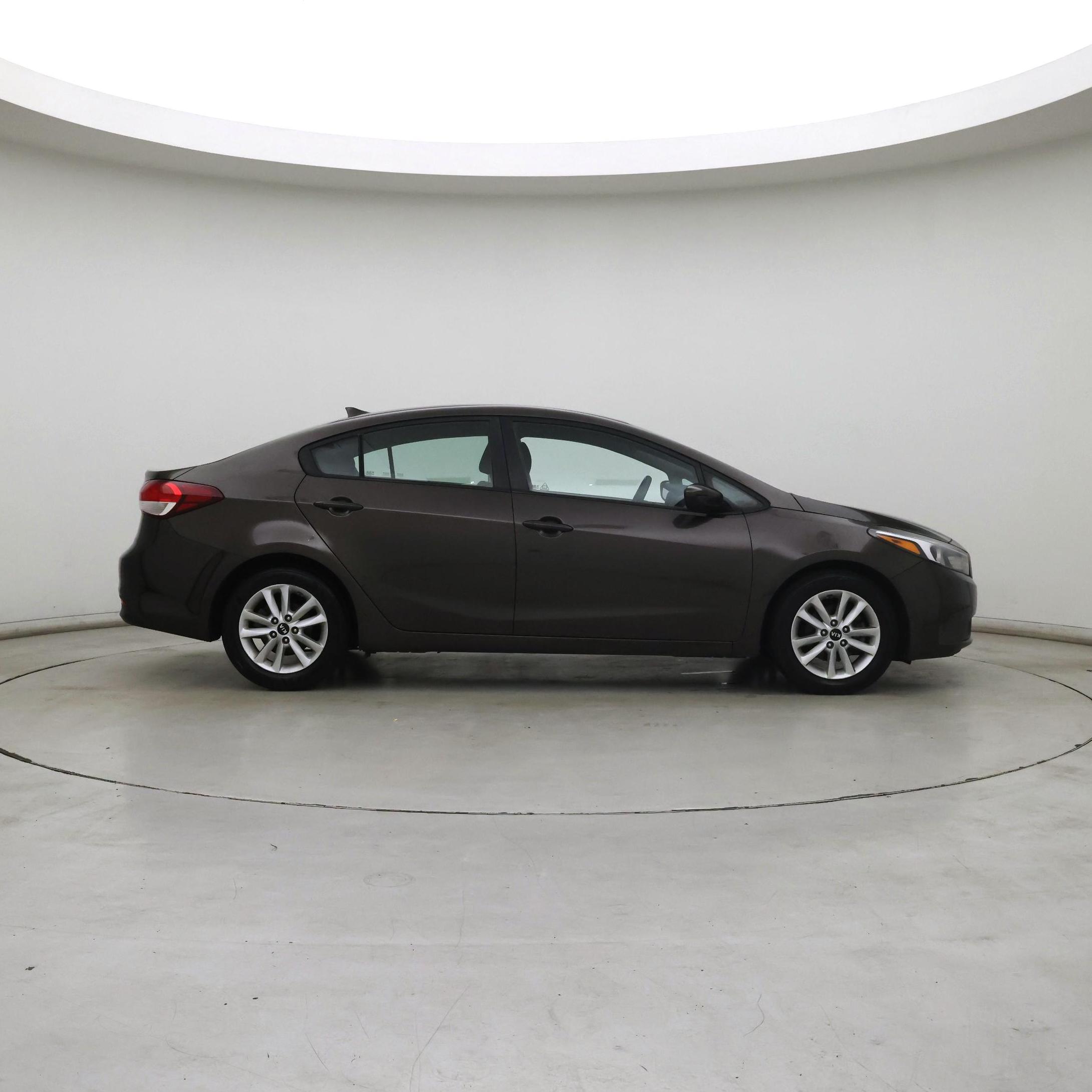 Thumbnail: 2017 Kia Forte - 7