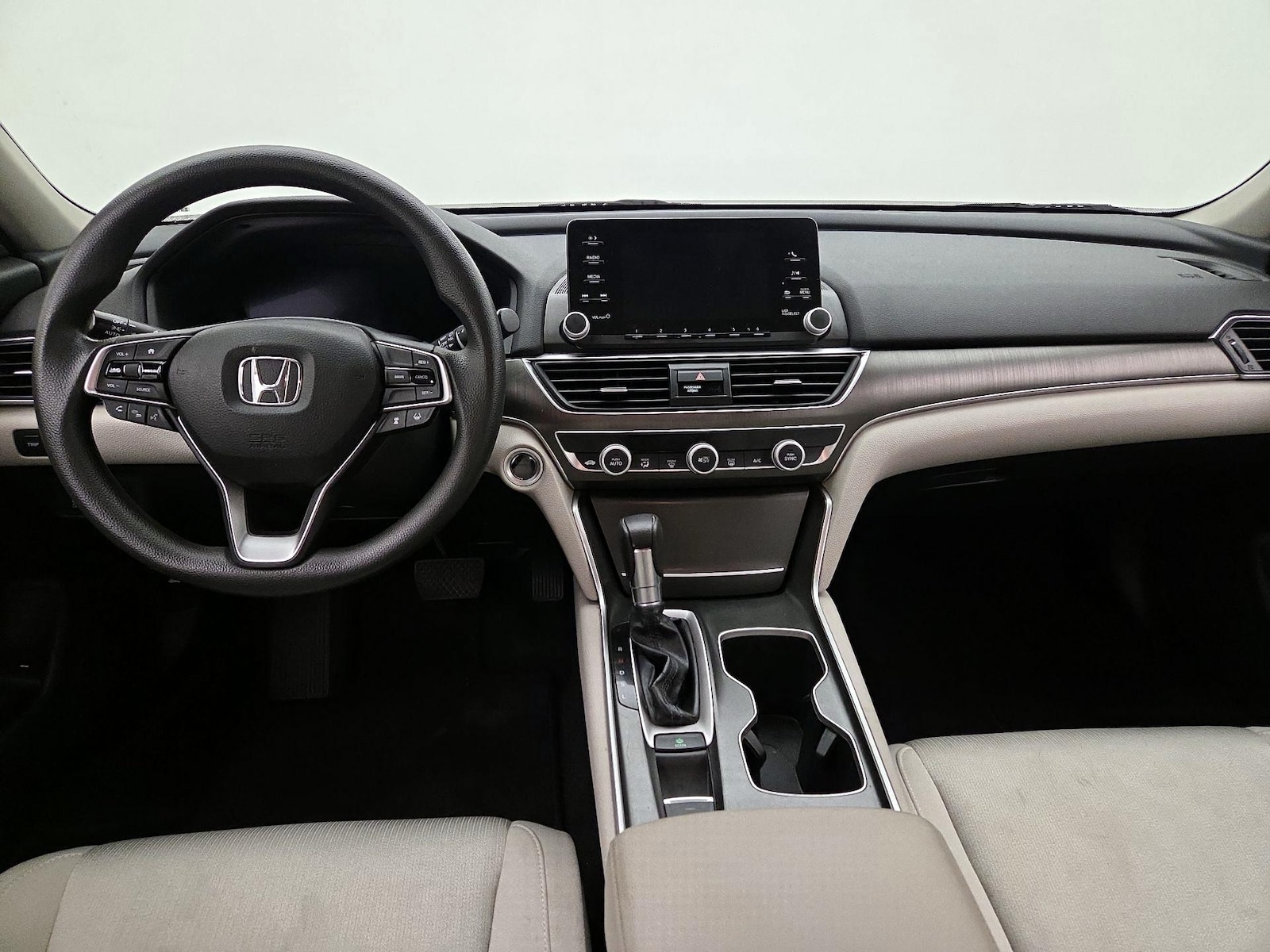 2018 Honda Accord LX - Photo 10