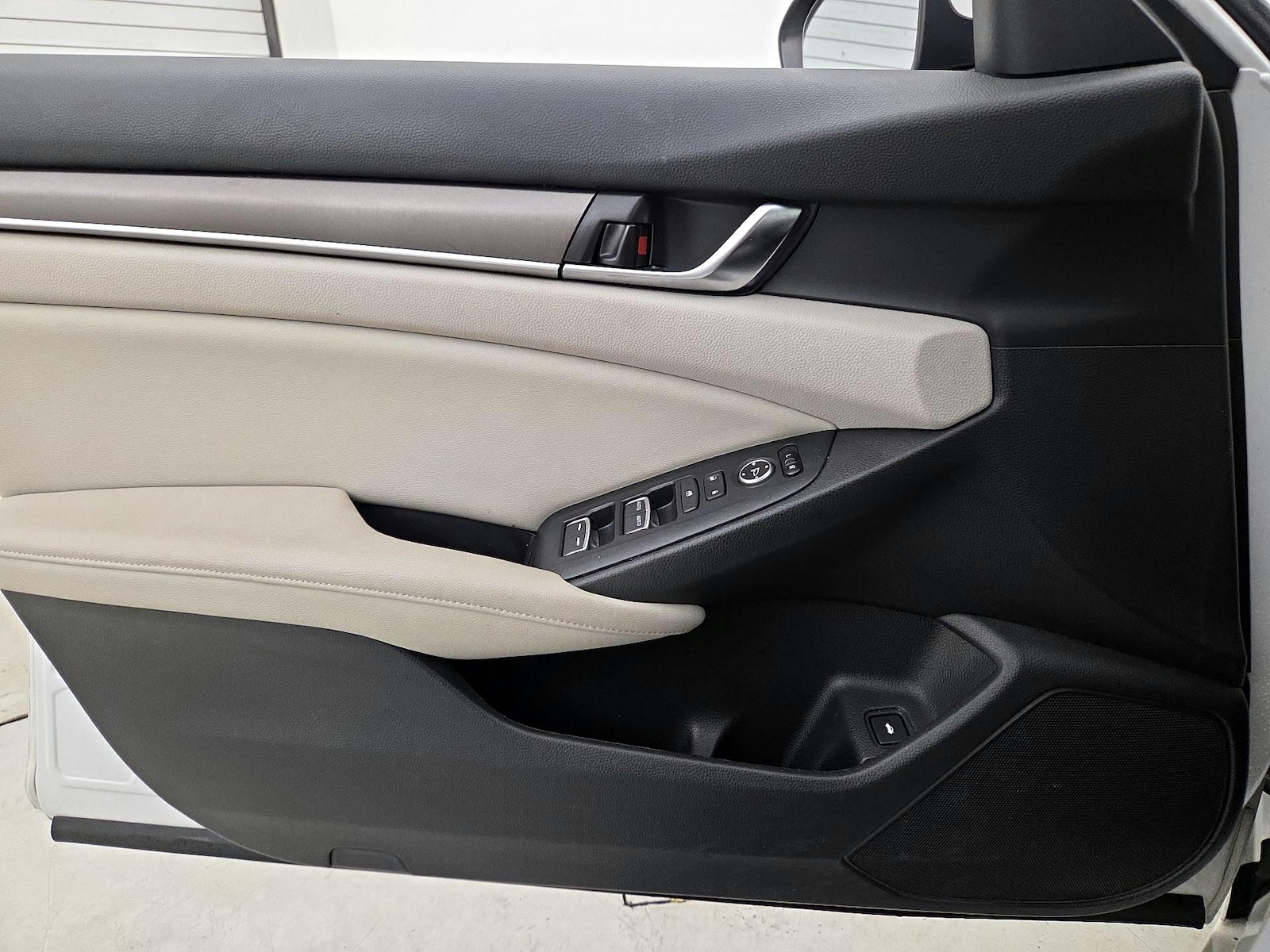 2018 Honda Accord LX - Photo 13
