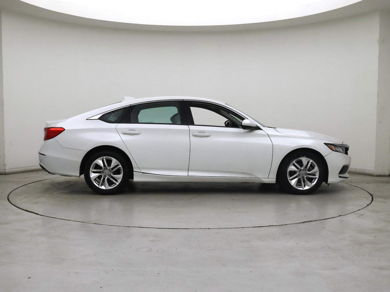 2018 Honda Accord LX - Photo 8