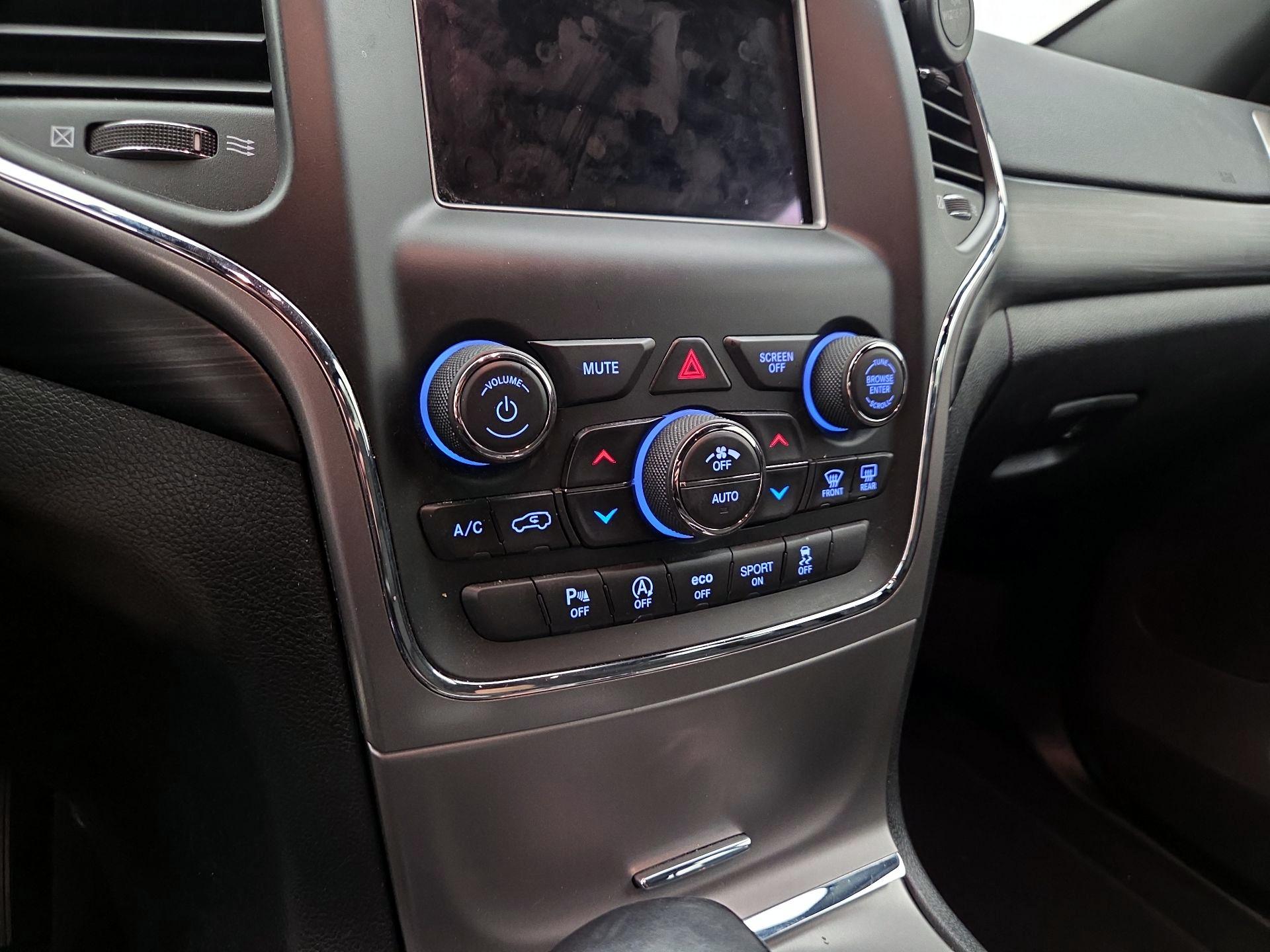 Thumbnail: 2020 Jeep Grand Cherokee - 16