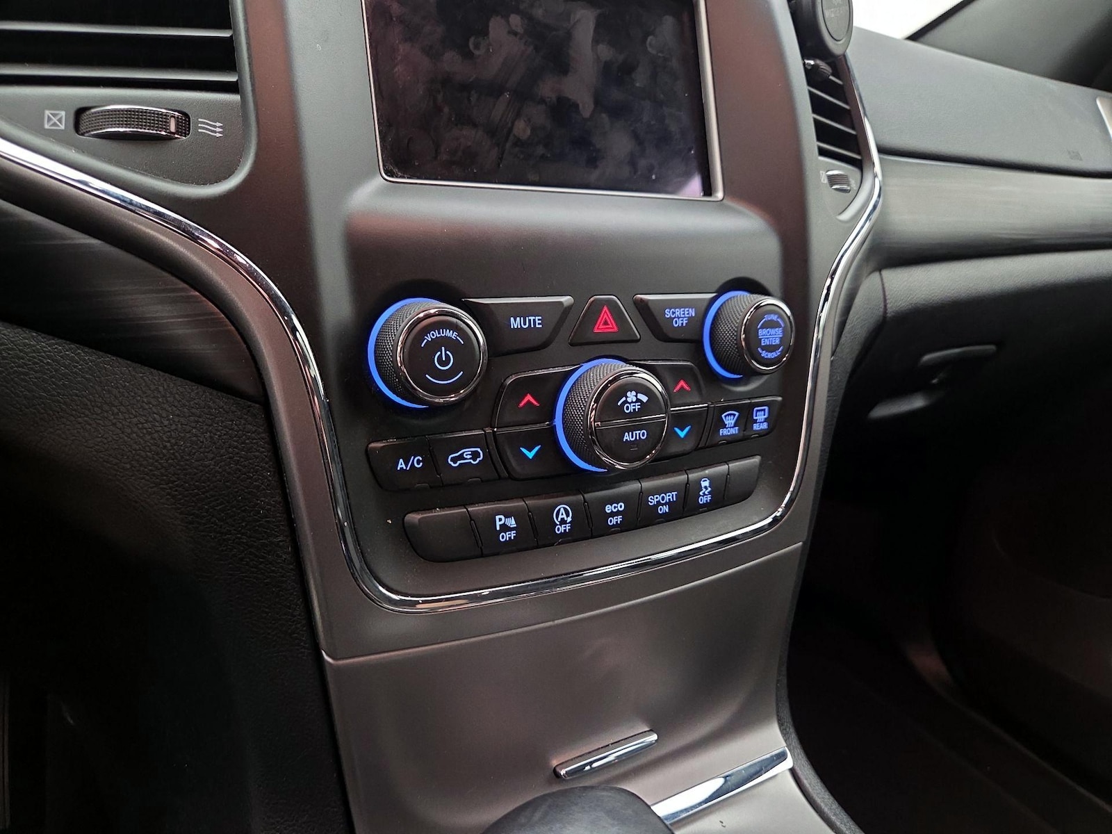 2020 Jeep Grand Cherokee Laredo E - Photo 17