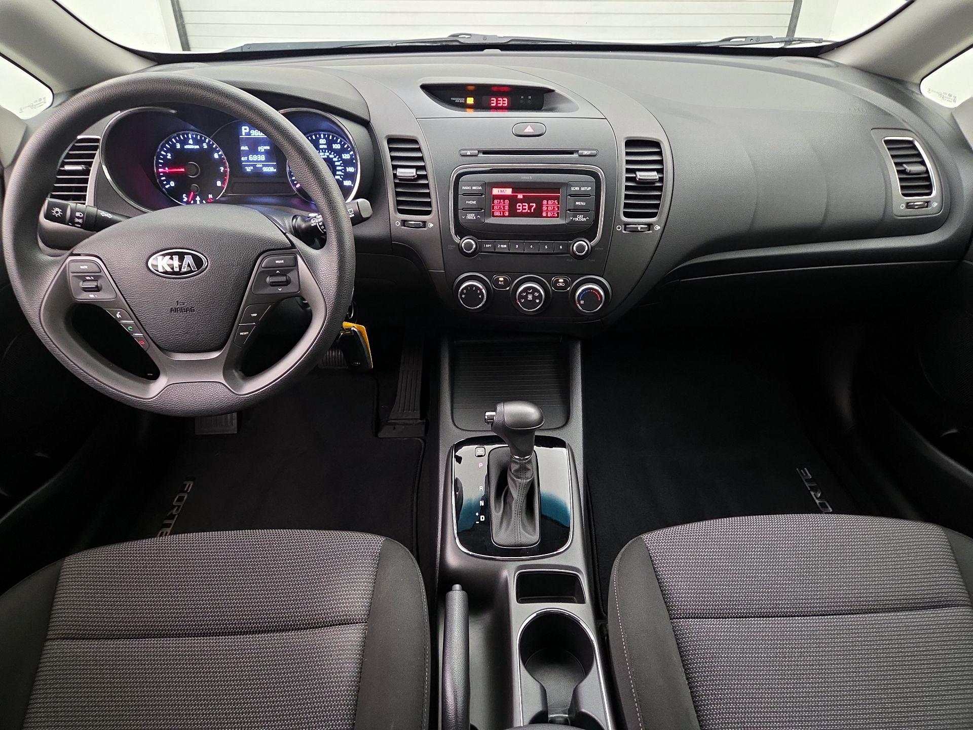 Thumbnail: 2017 Kia Forte - 9