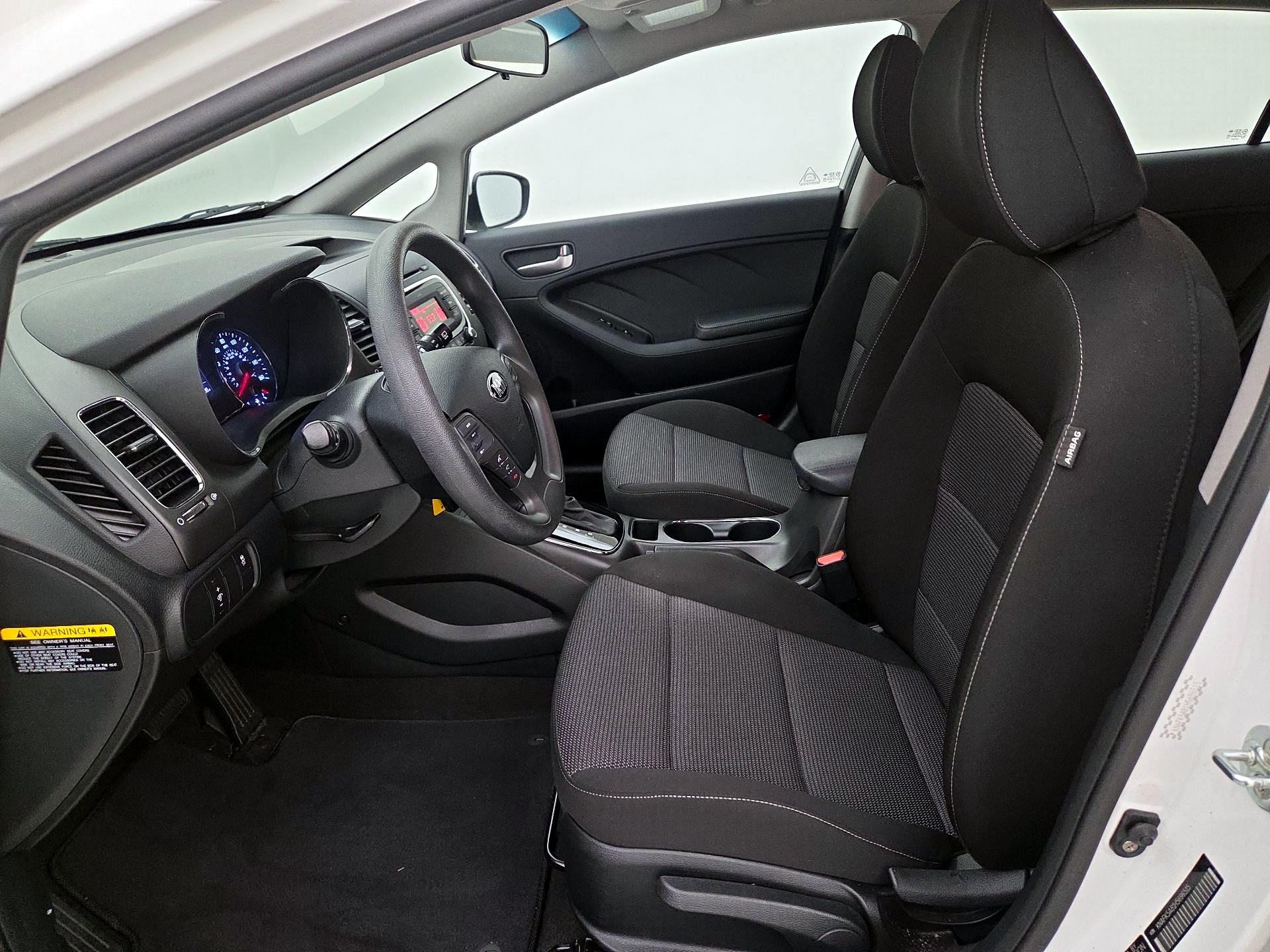Thumbnail: 2017 Kia Forte - 11