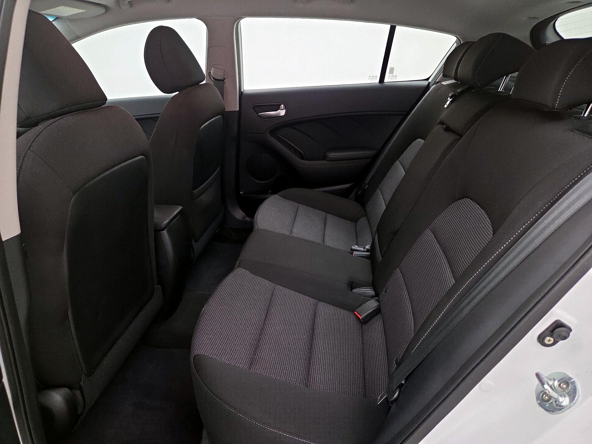 Thumbnail: 2017 Kia Forte - 18