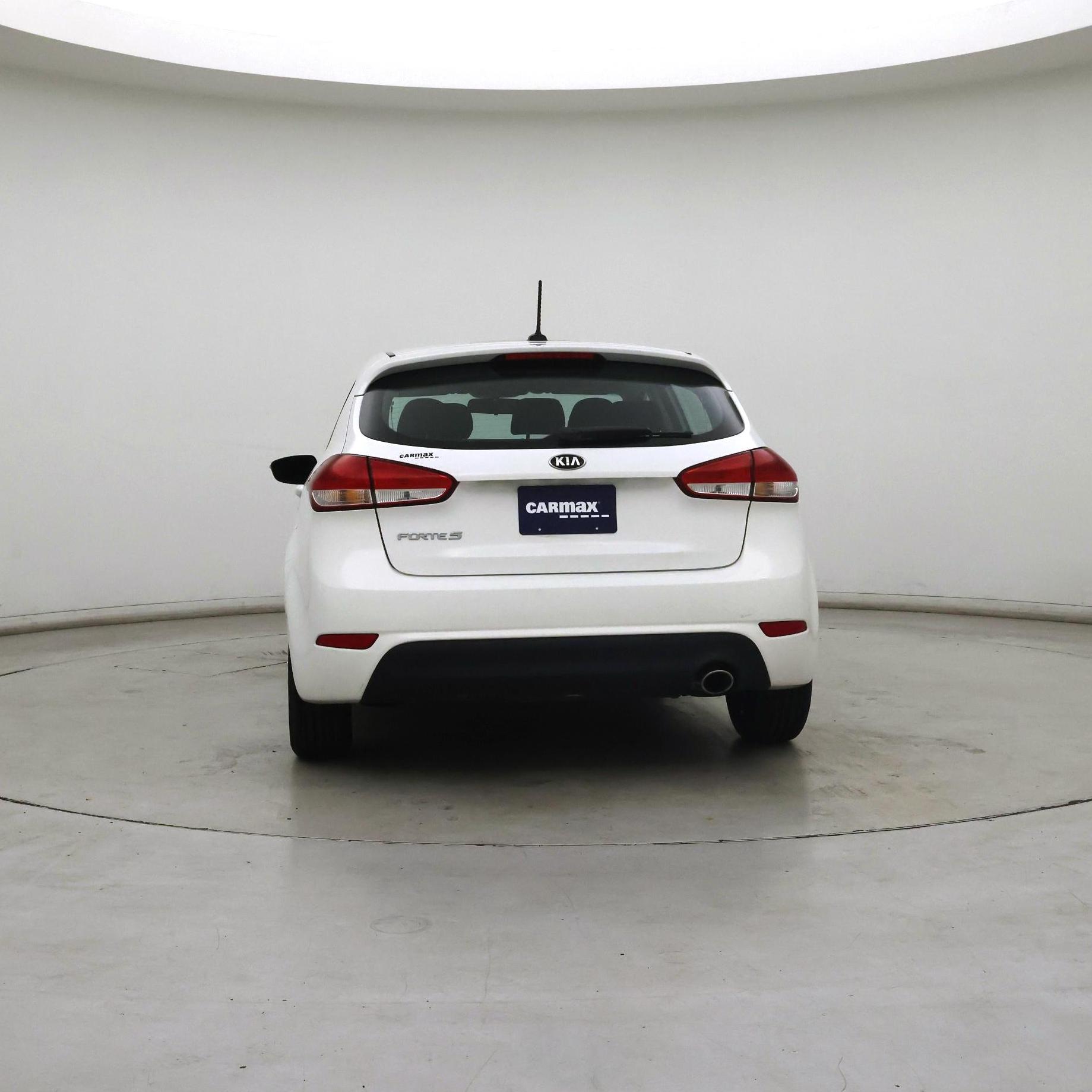 Thumbnail: 2017 Kia Forte - 6