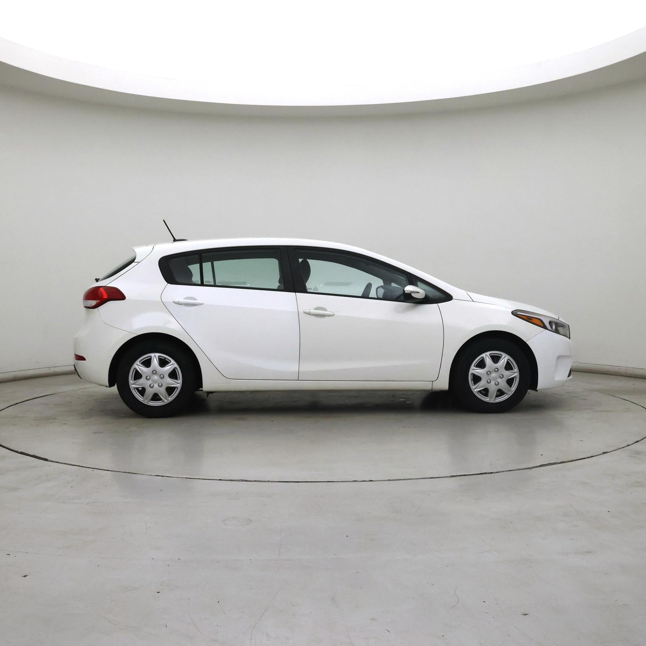 Thumbnail: 2017 Kia Forte - 7