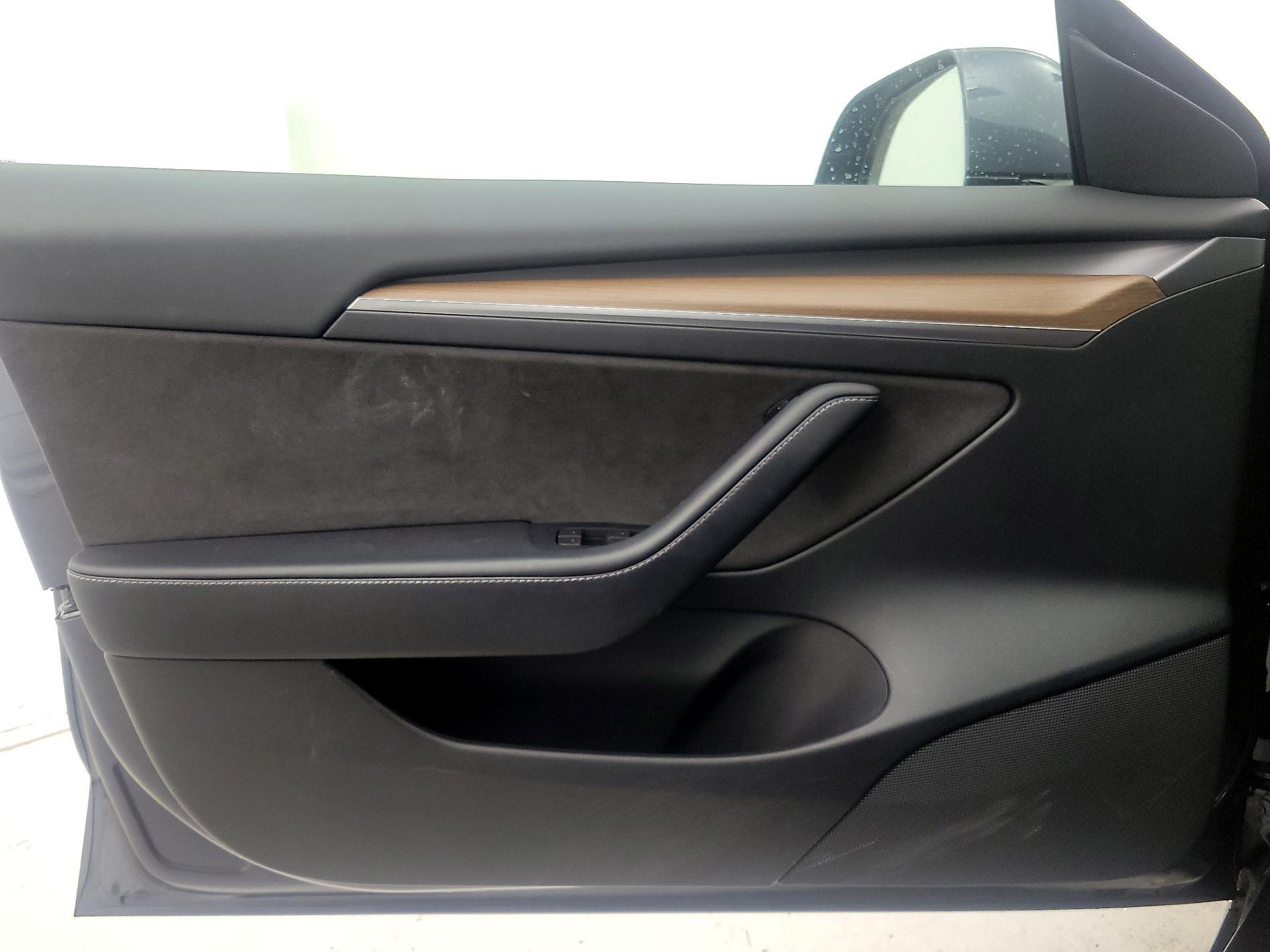 Thumbnail: 2023 Tesla Model 3 - 12