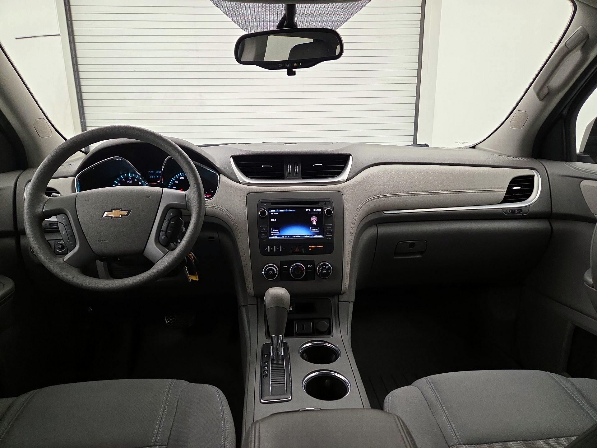 Thumbnail: 2017 Chevrolet Traverse - 9