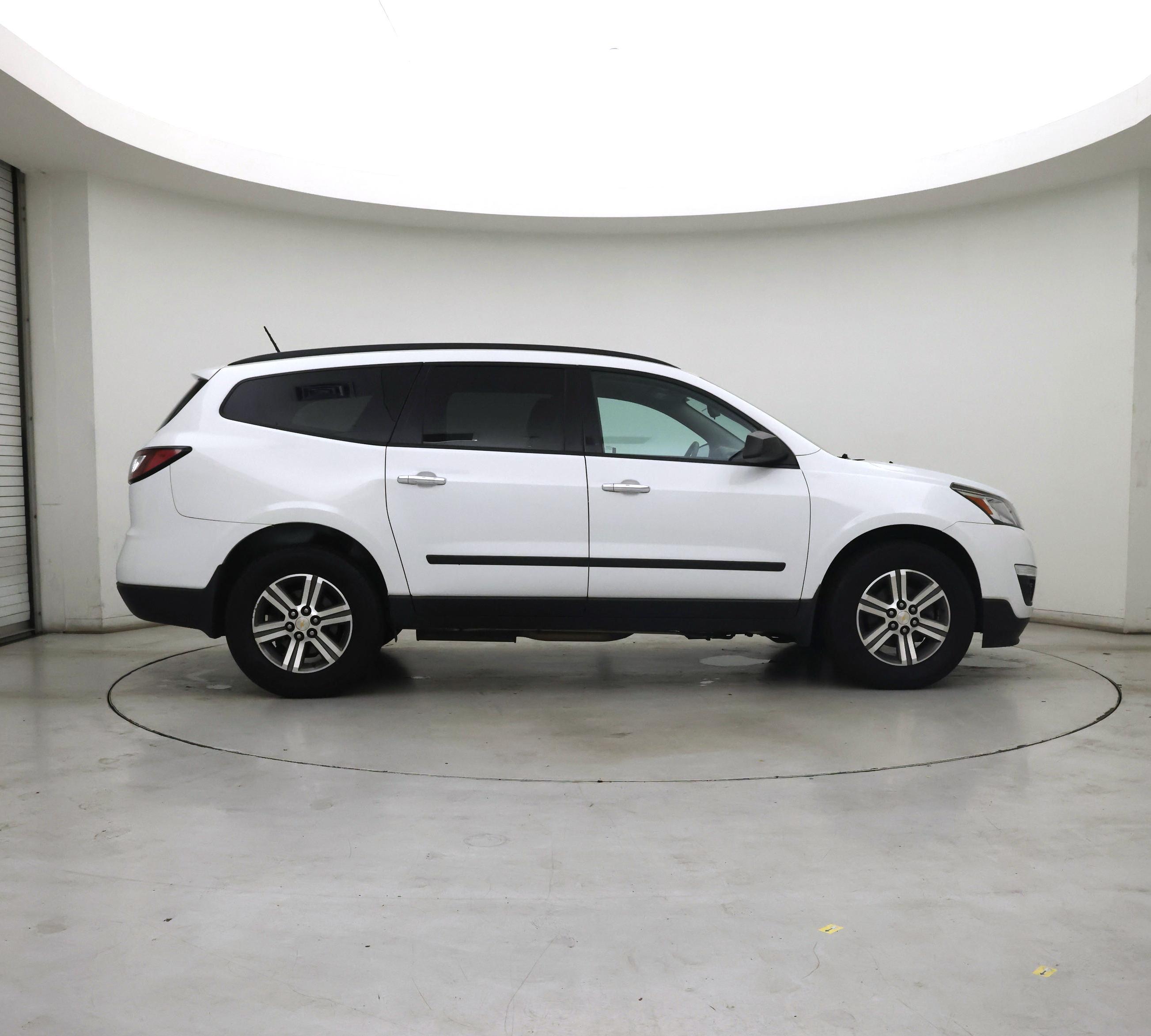 Thumbnail: 2017 Chevrolet Traverse - 7