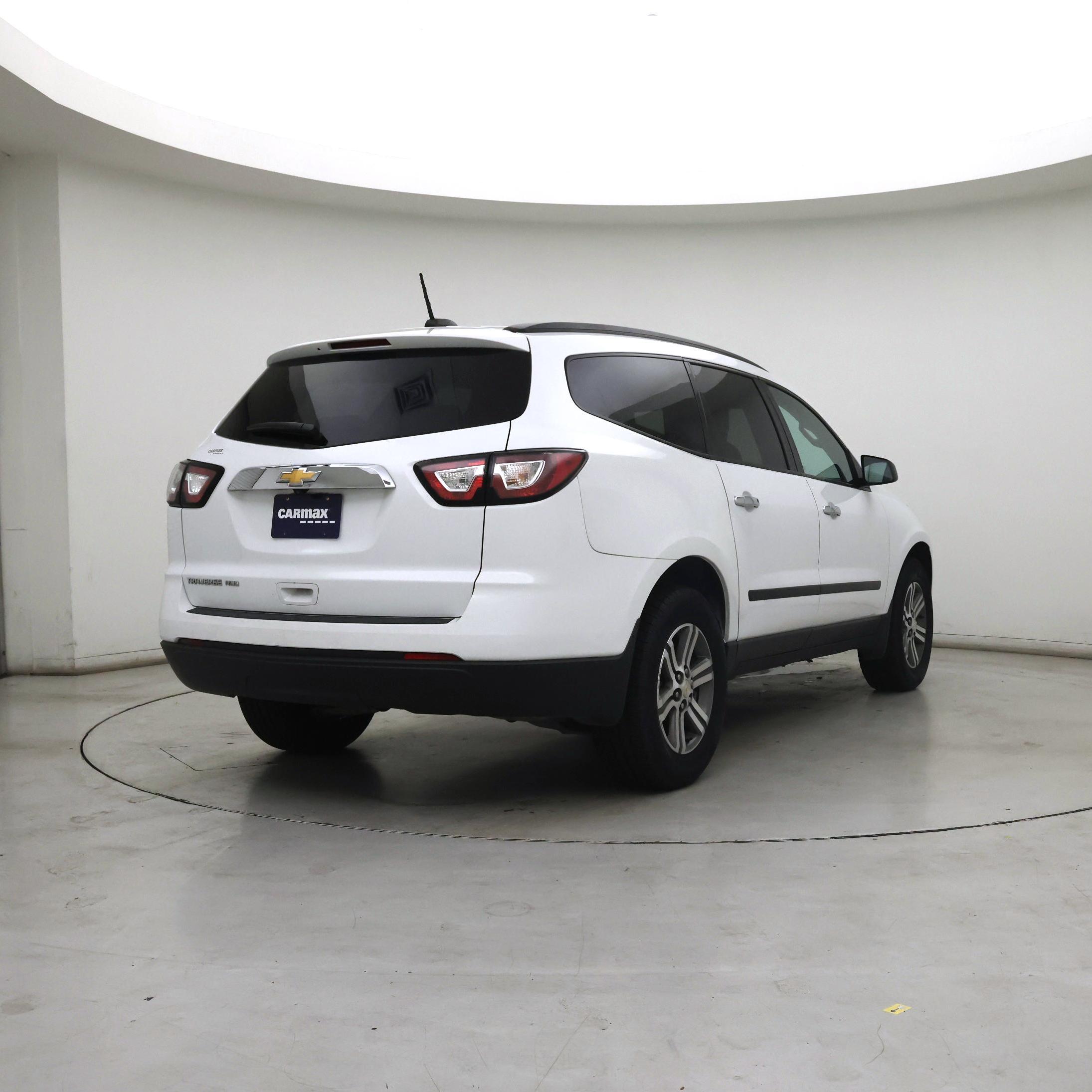 Thumbnail: 2017 Chevrolet Traverse - 8