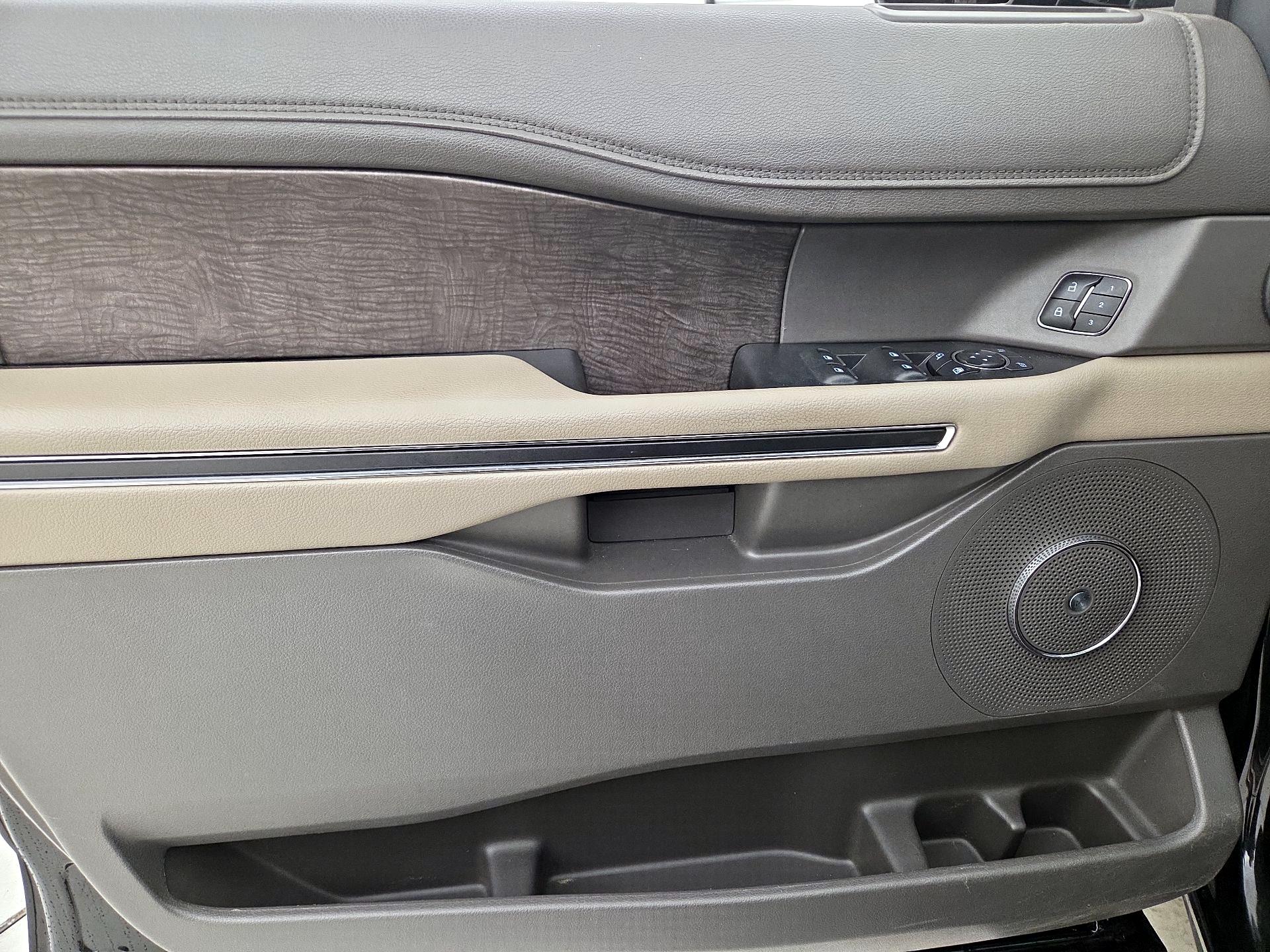 Thumbnail: 2019 Ford Expedition - 12