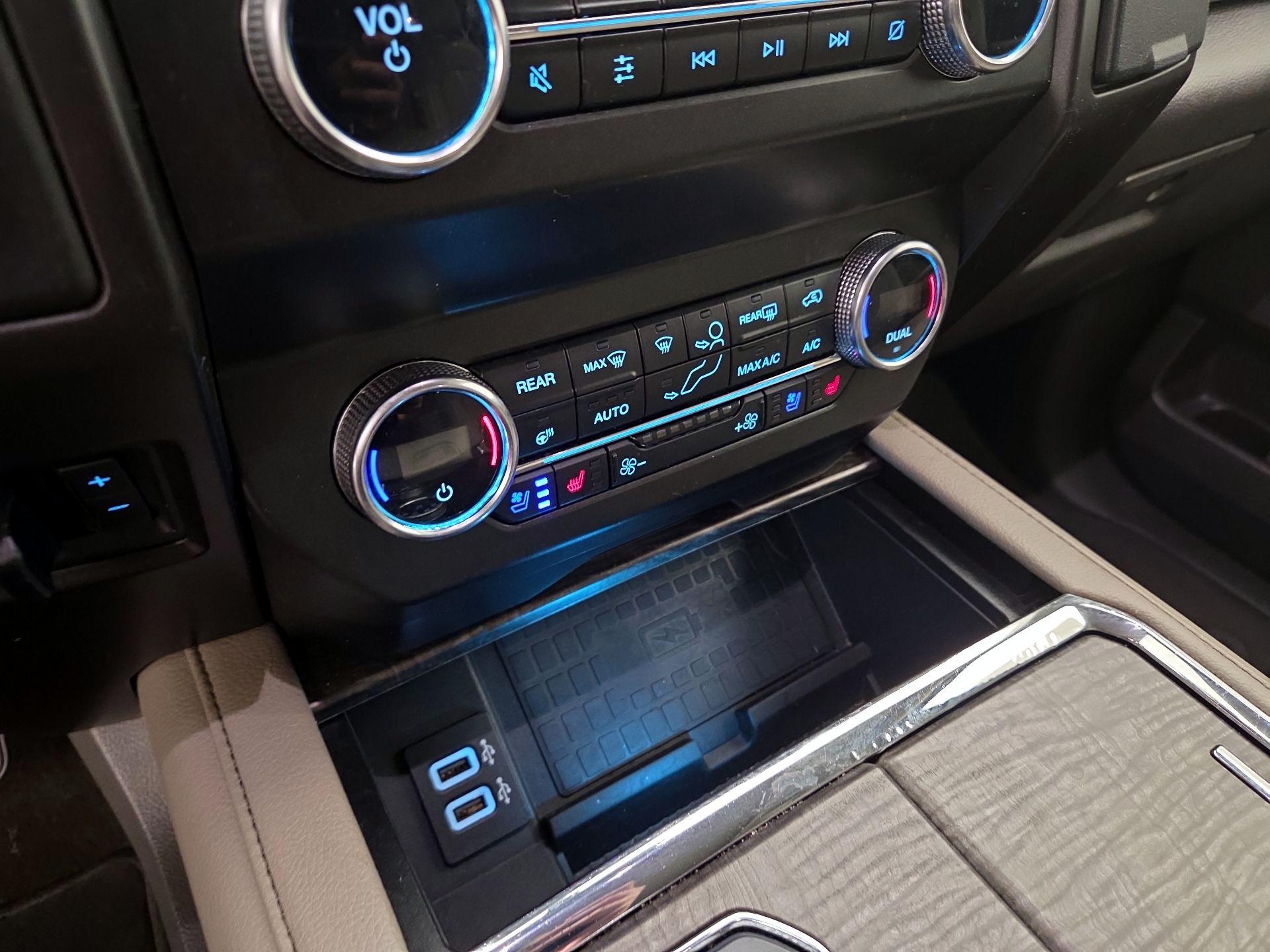 Thumbnail: 2019 Ford Expedition - 16