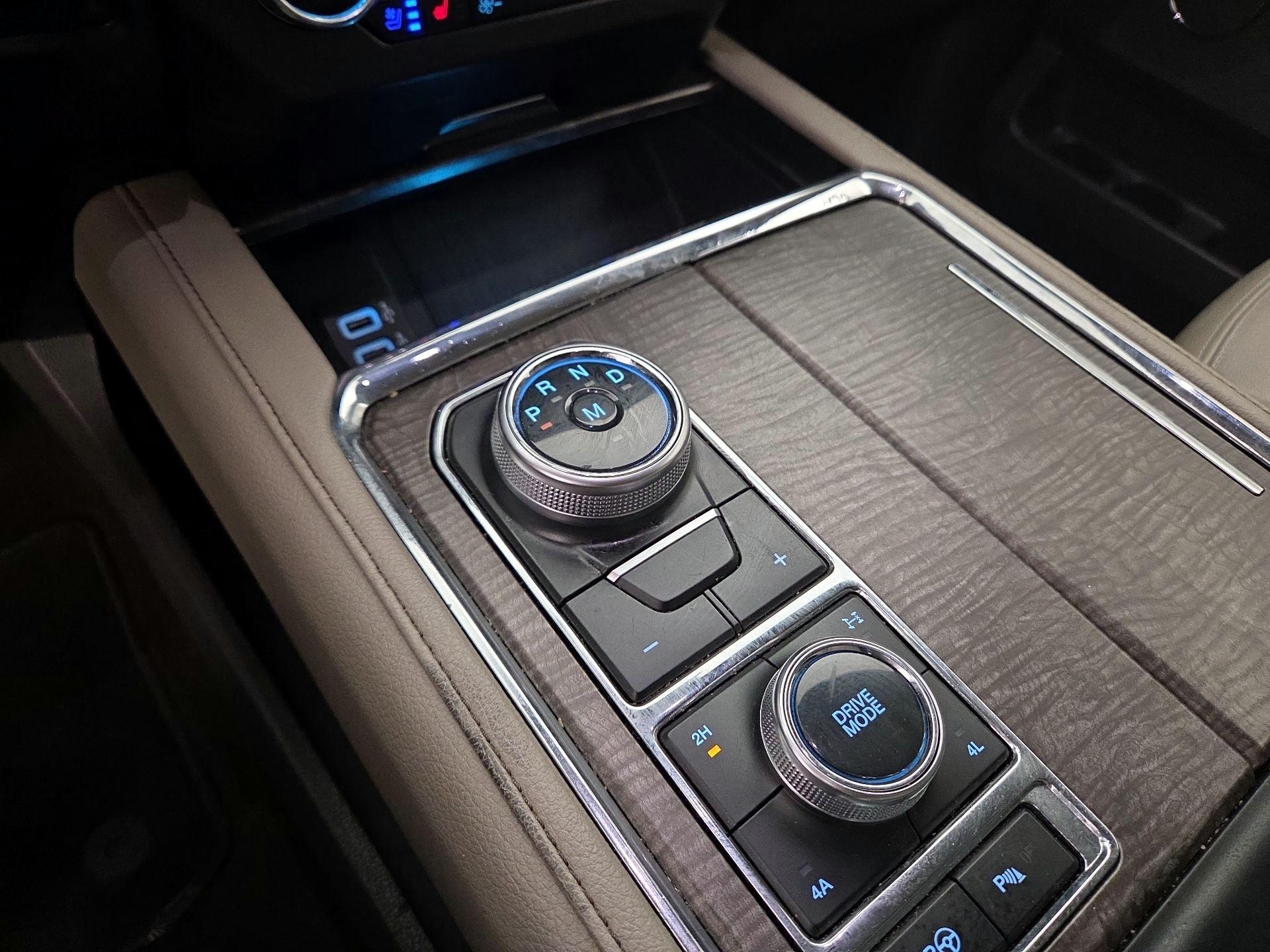 Thumbnail: 2019 Ford Expedition - 17