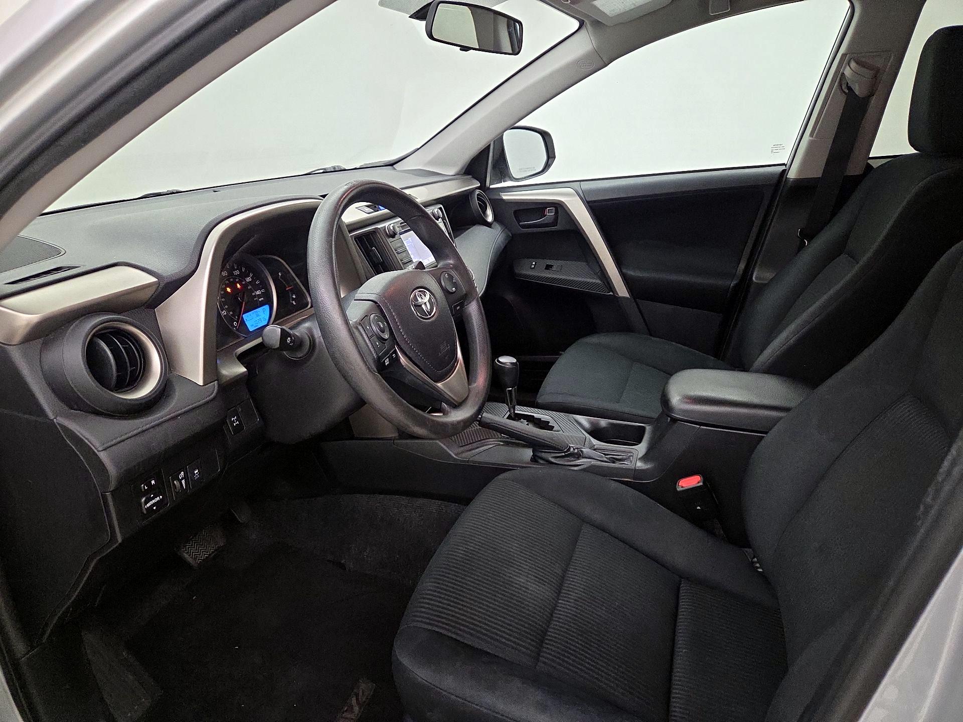 Thumbnail: 2015 Toyota RAV4 - 11