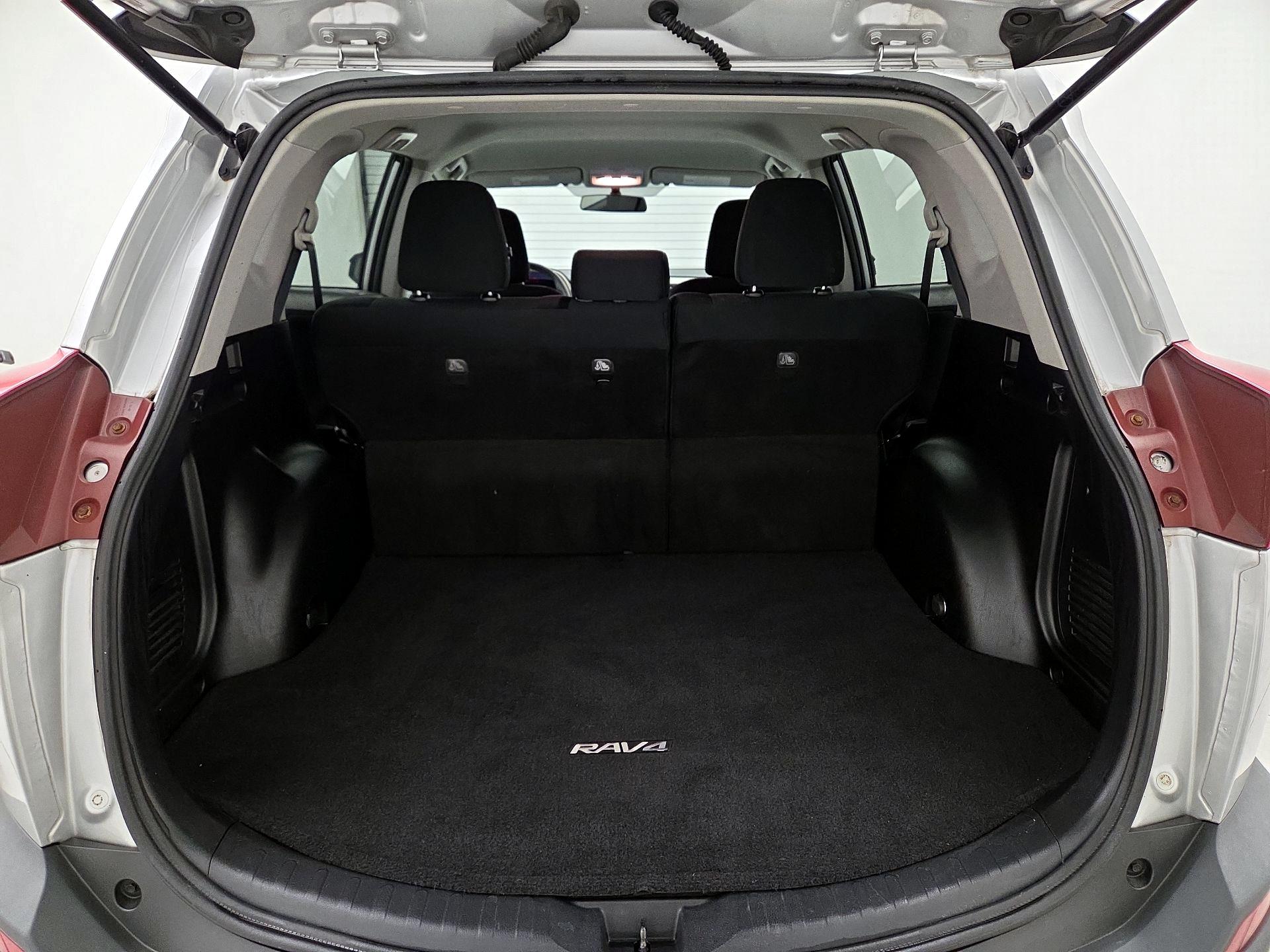 Thumbnail: 2015 Toyota RAV4 - 19
