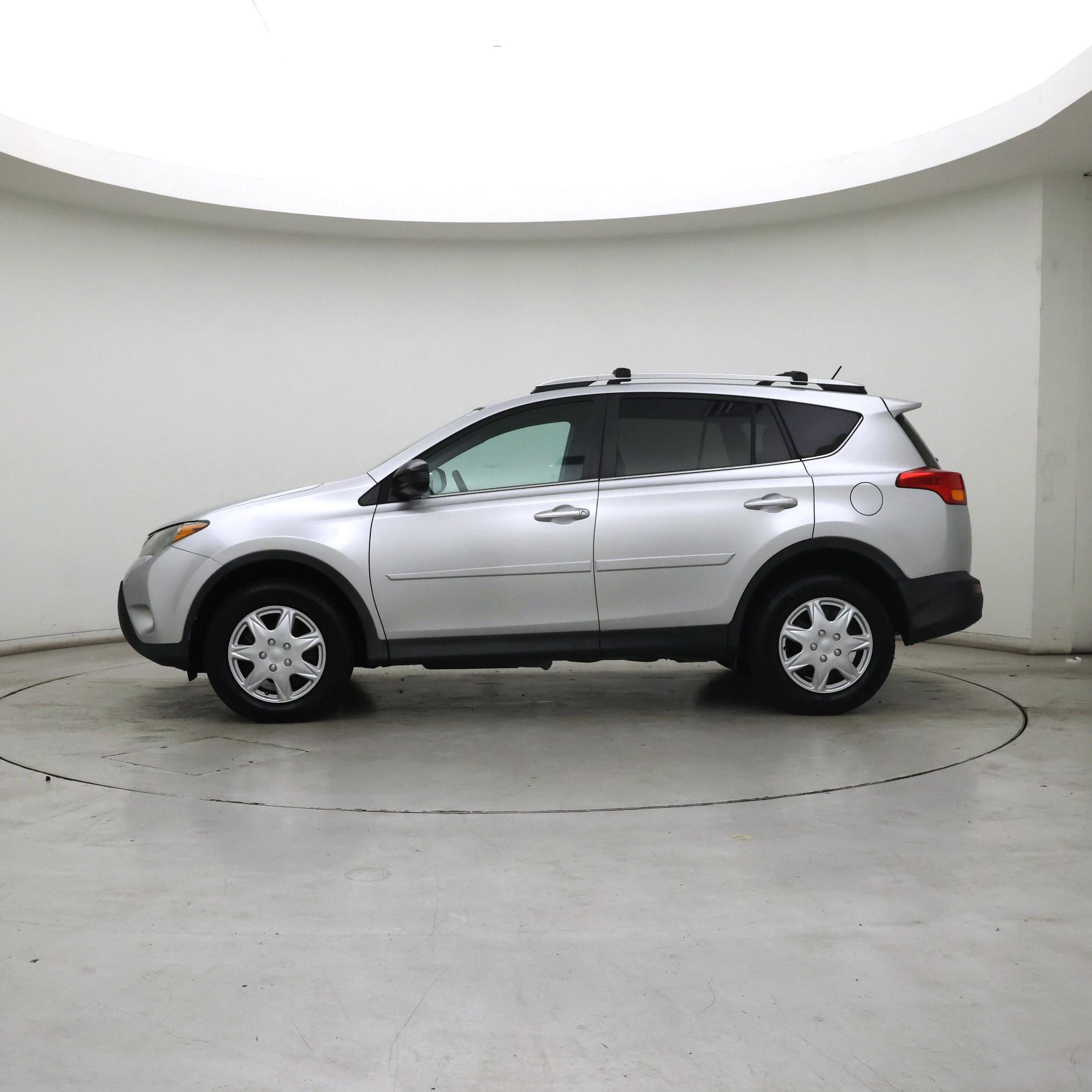 Thumbnail: 2015 Toyota RAV4 - 3