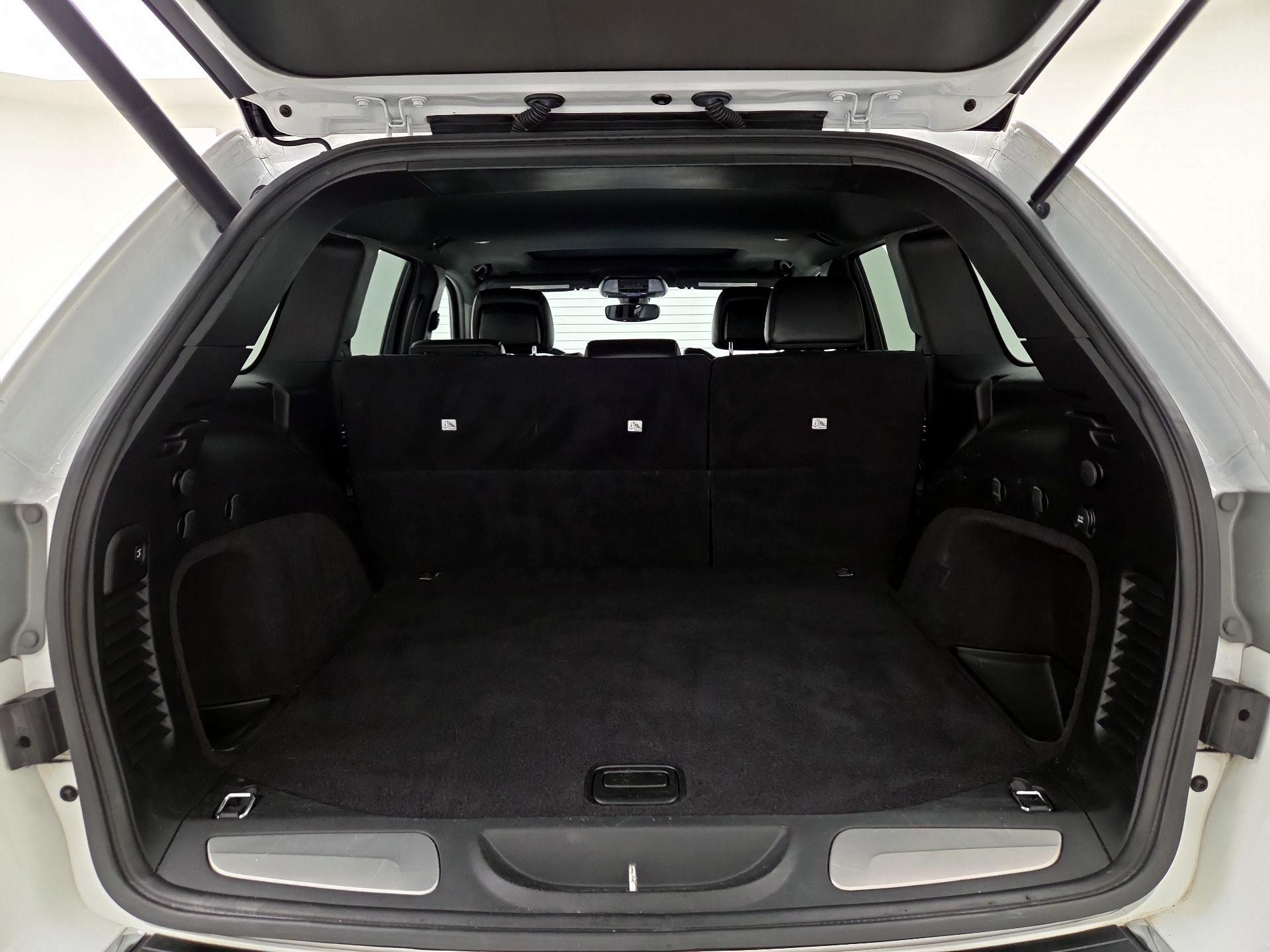 Thumbnail: 2019 Jeep Grand Cherokee - 19