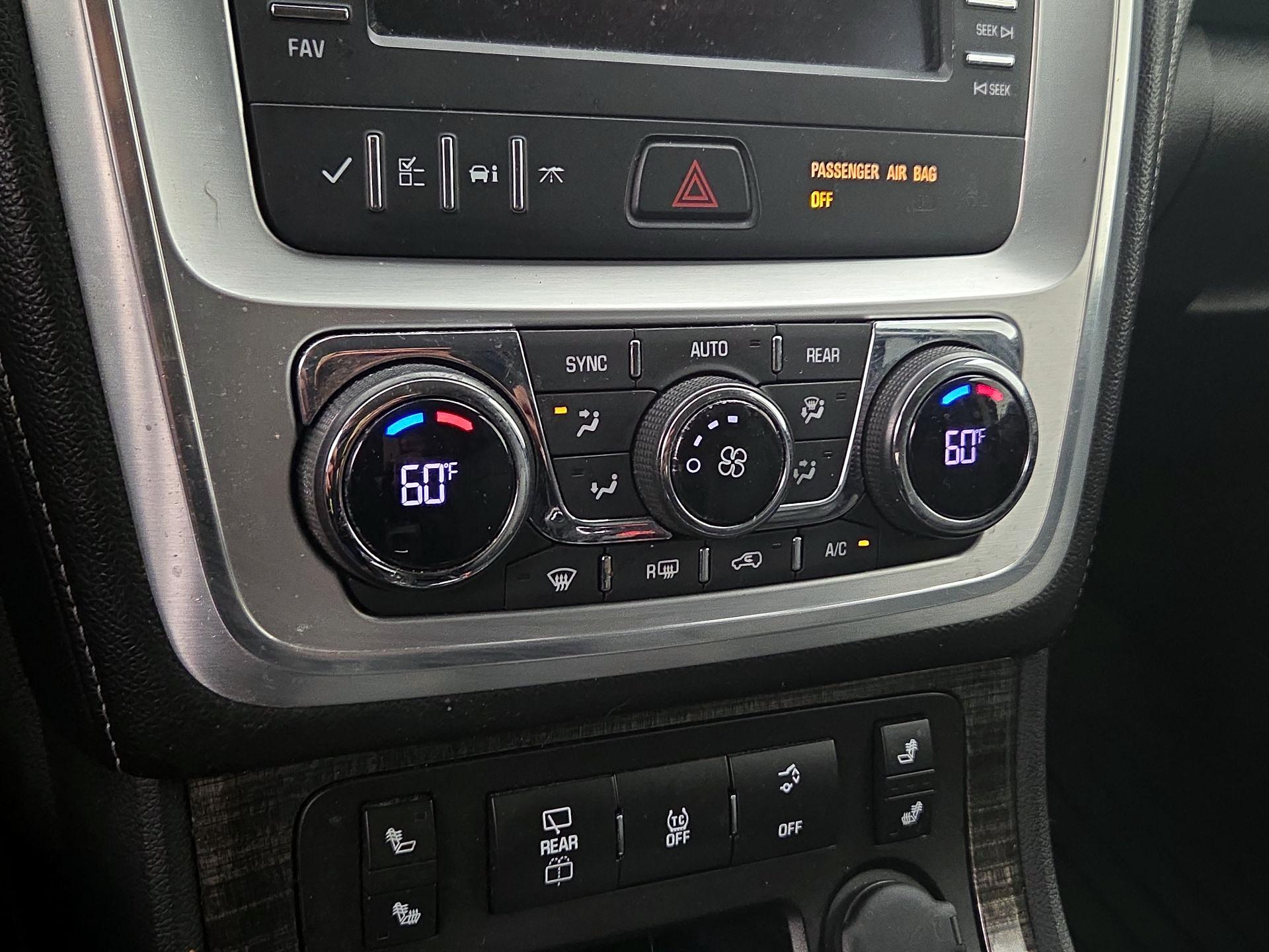 Thumbnail: 2014 GMC Acadia - 16