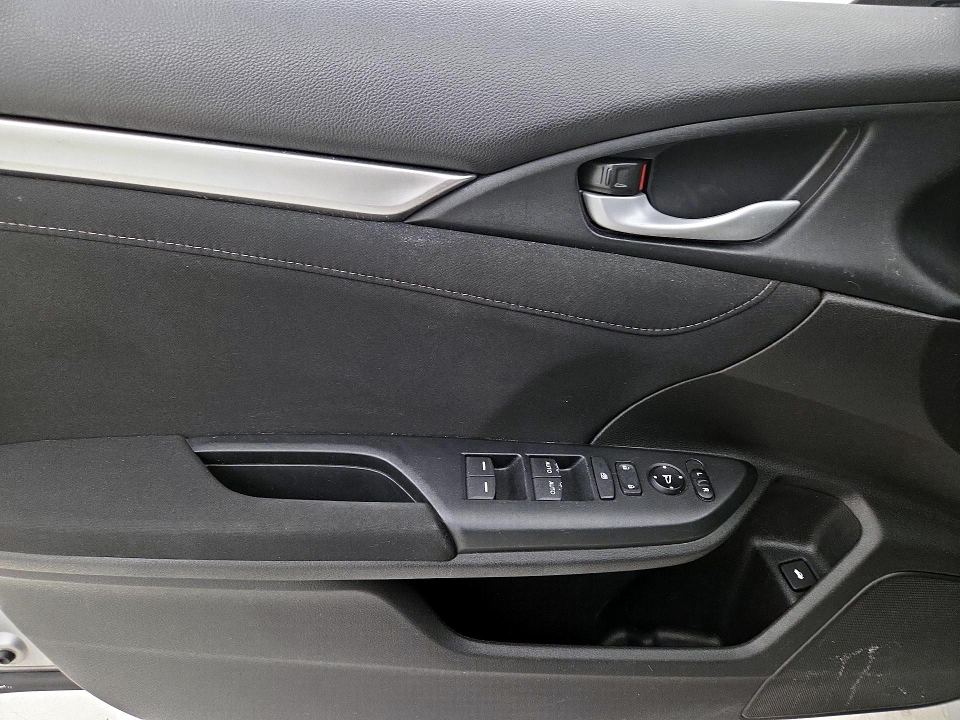 Thumbnail: 2017 Honda Civic - 12