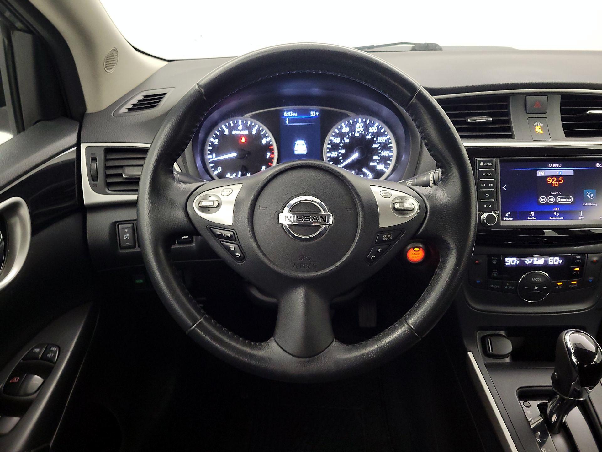 Thumbnail: 2019 Nissan Sentra - 10