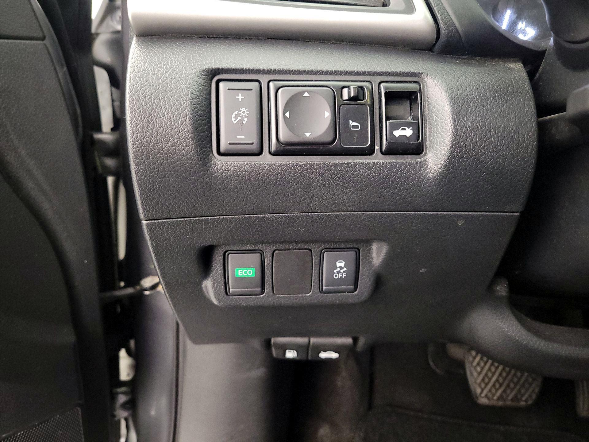 Thumbnail: 2019 Nissan Sentra - 13