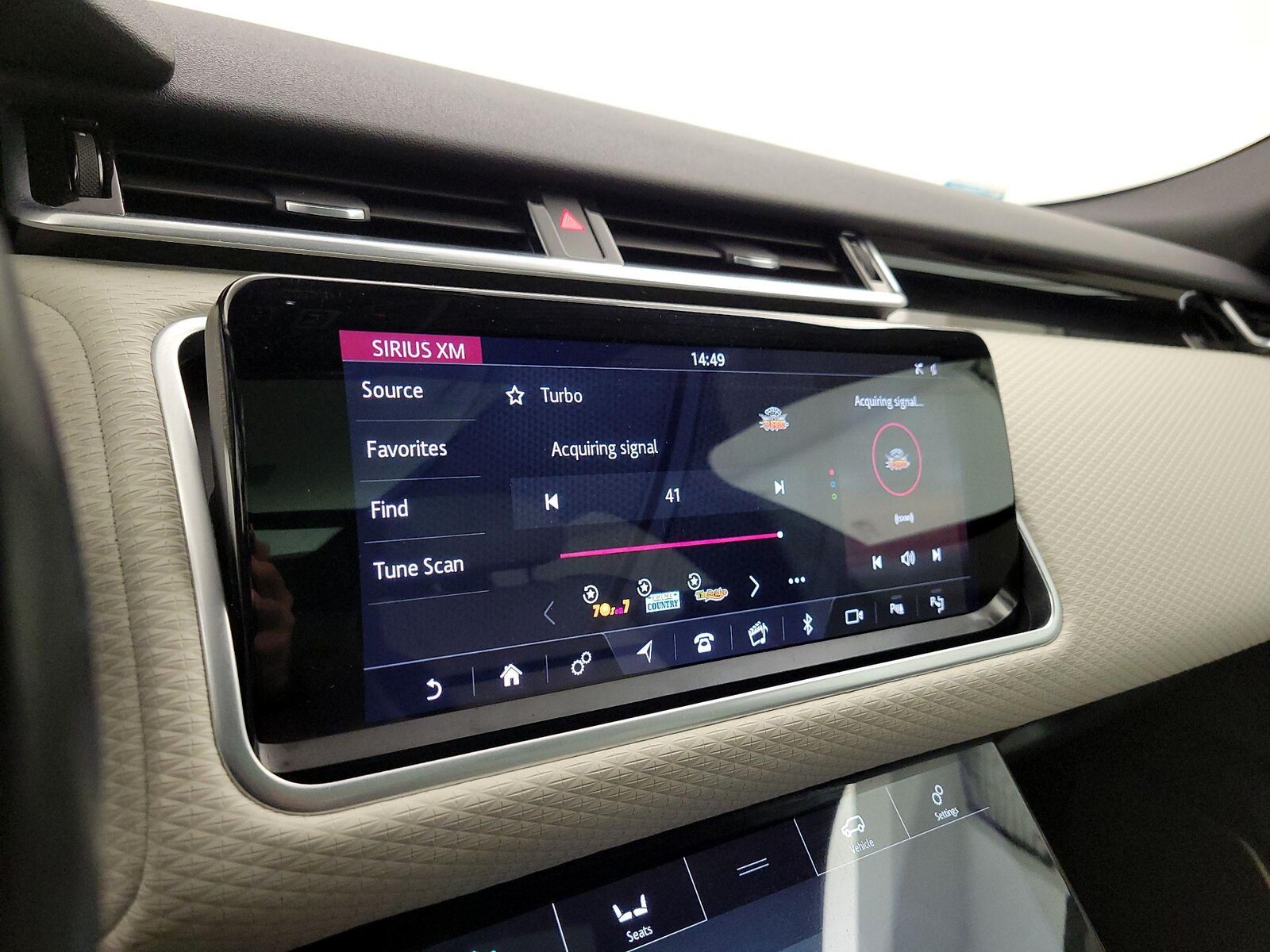 2019 Land Rover Range Rover Velar SE - Photo 17