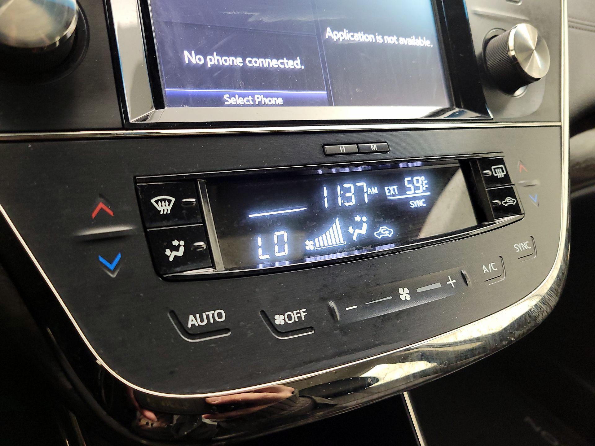 Thumbnail: 2016 Toyota Avalon - 16