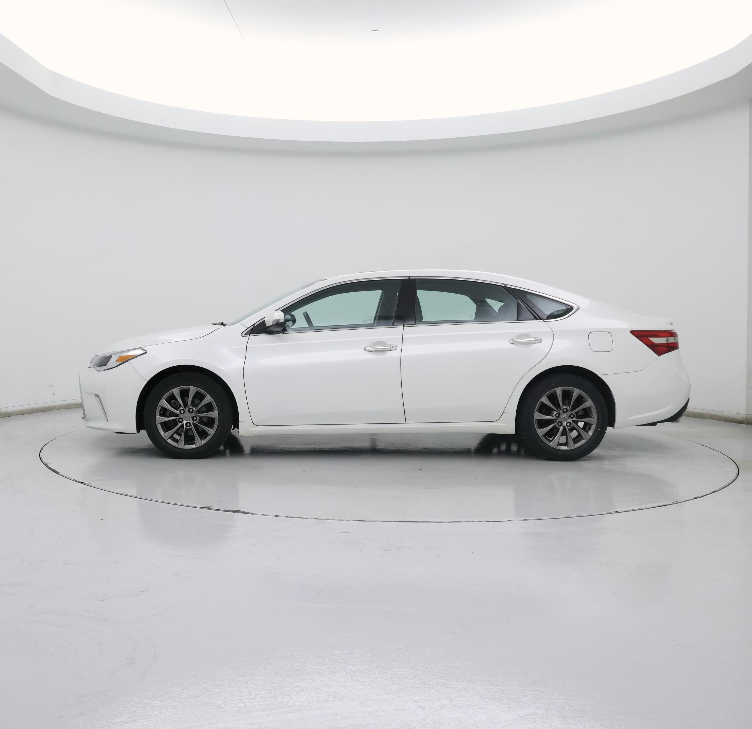Thumbnail: 2016 Toyota Avalon - 3