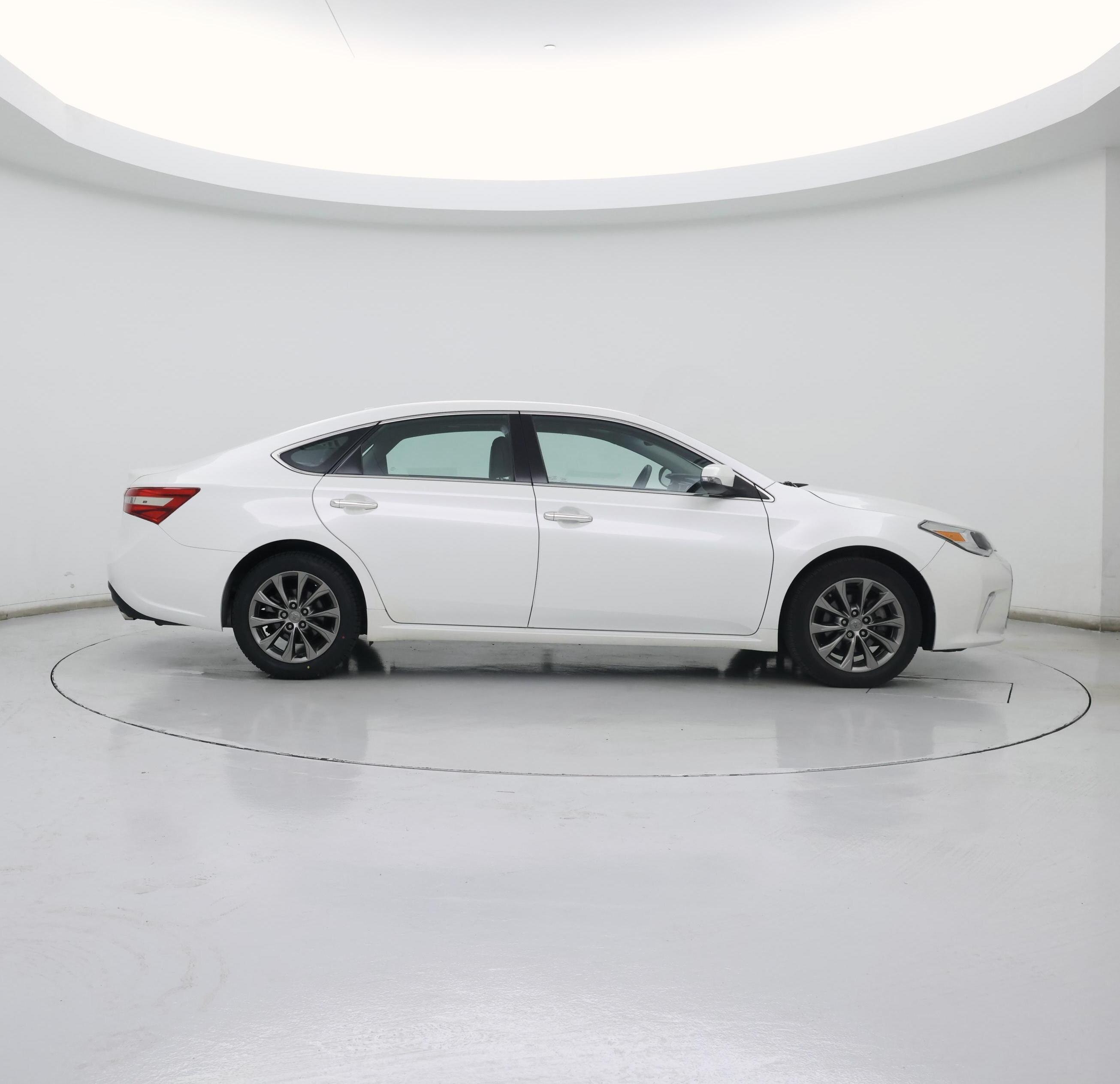 Thumbnail: 2016 Toyota Avalon - 7