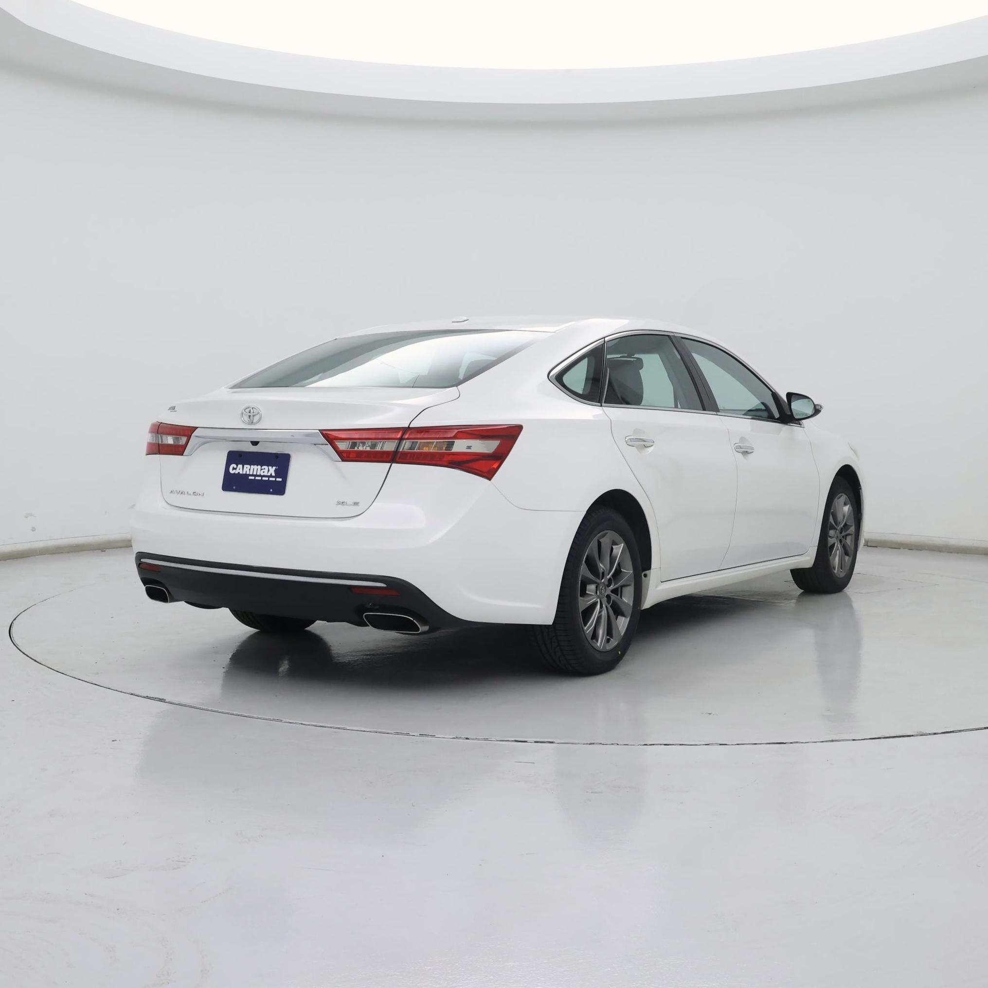 Thumbnail: 2016 Toyota Avalon - 8