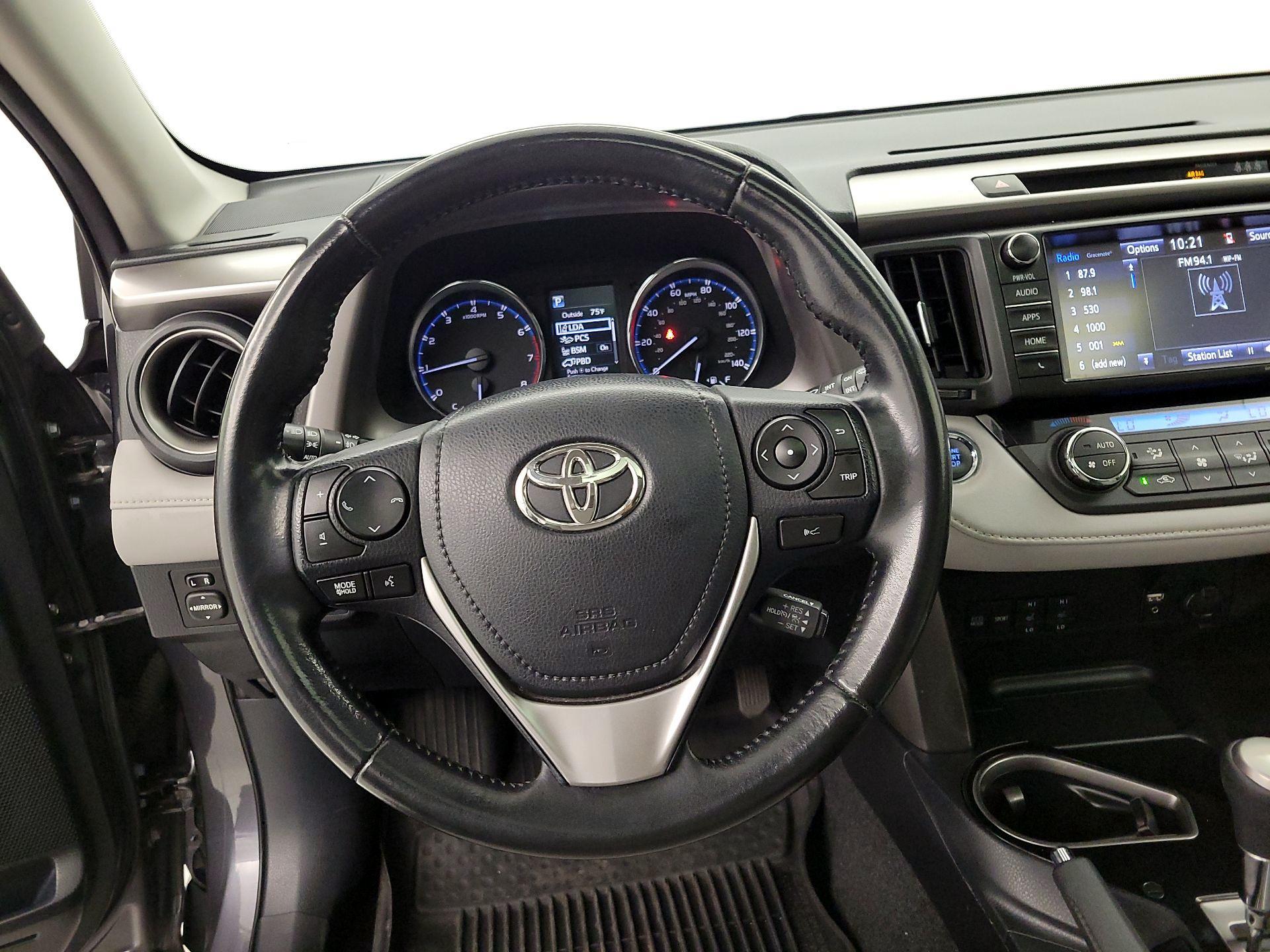 Thumbnail: 2018 Toyota RAV4 - 10