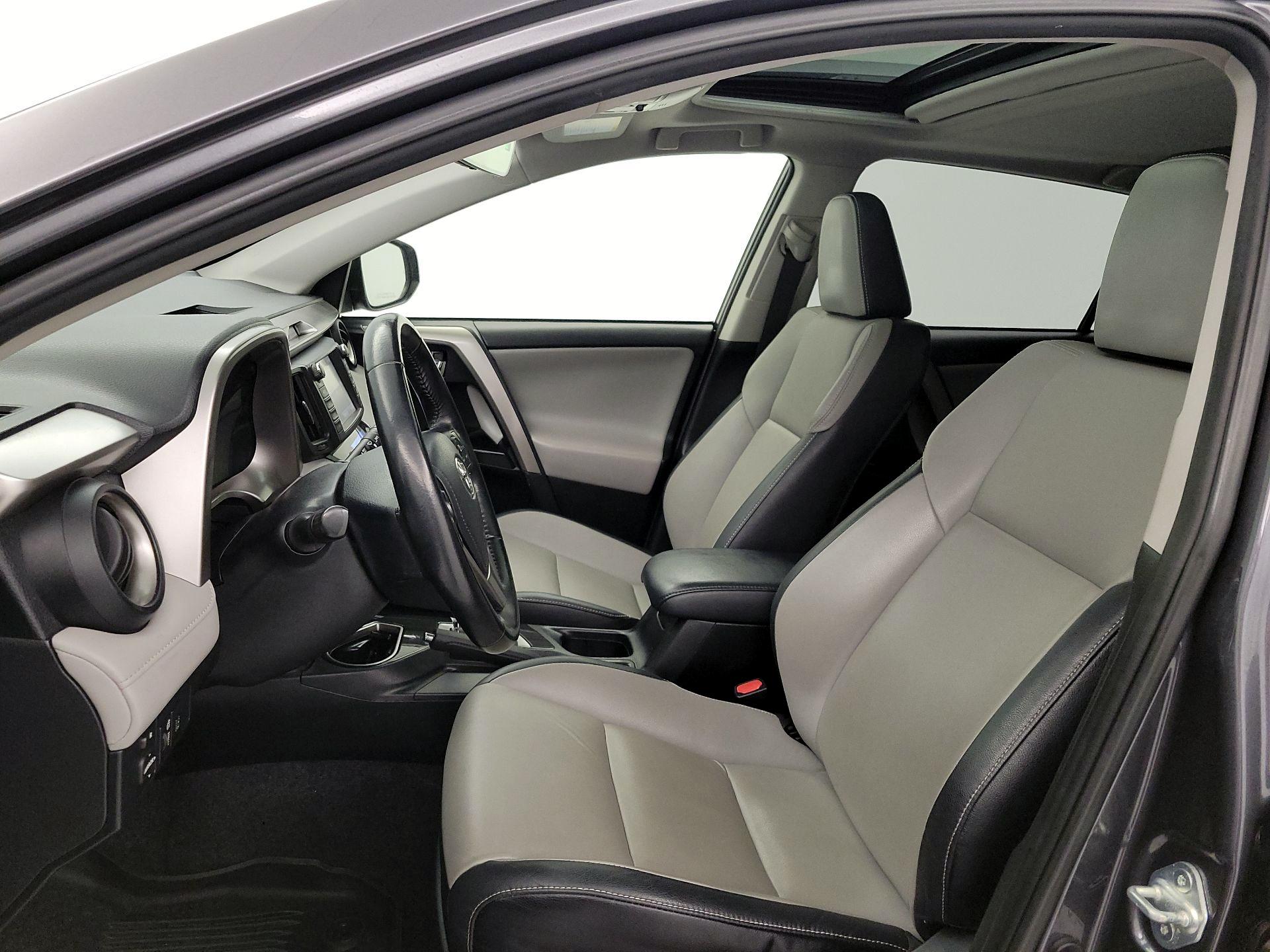 Thumbnail: 2018 Toyota RAV4 - 11