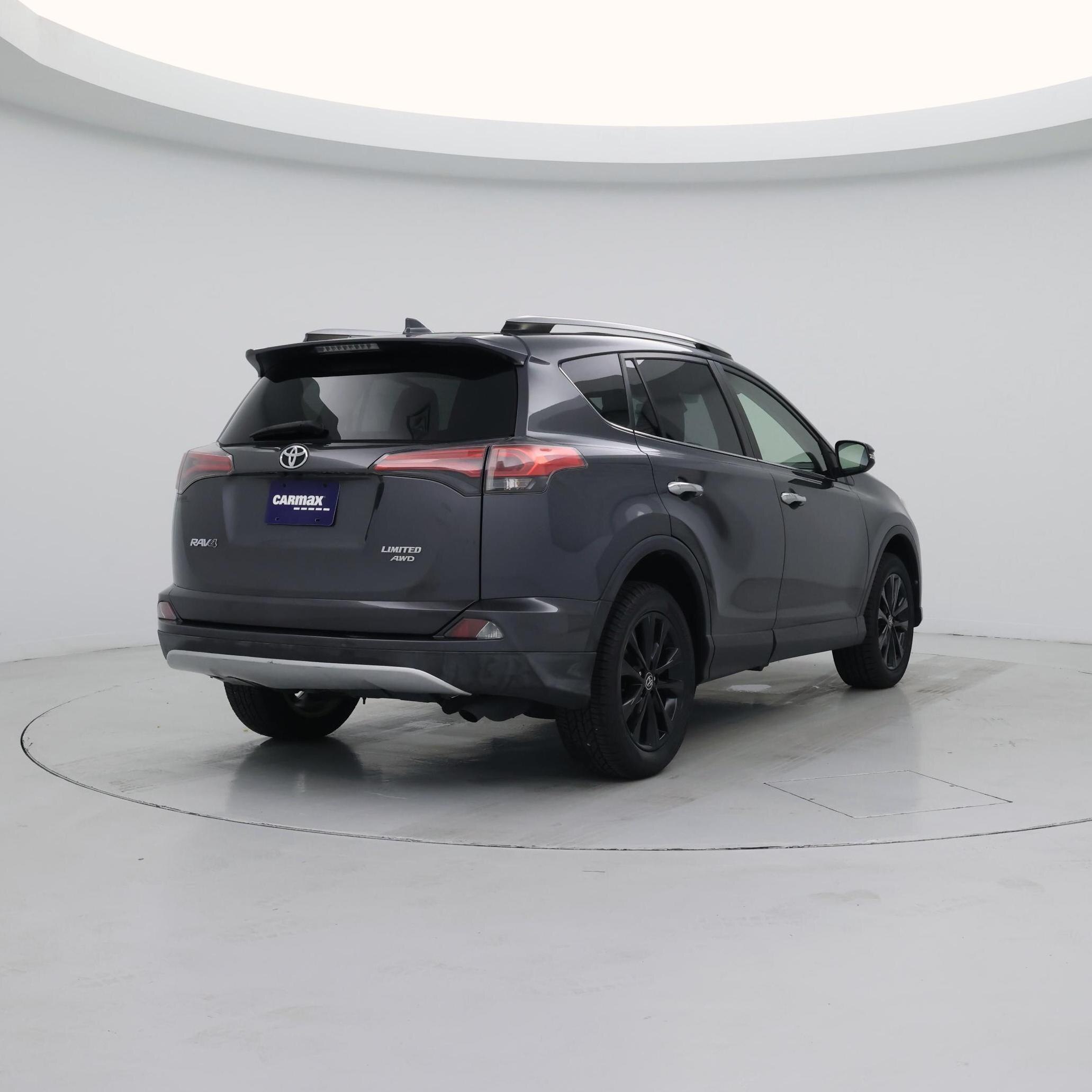 Thumbnail: 2018 Toyota RAV4 - 8