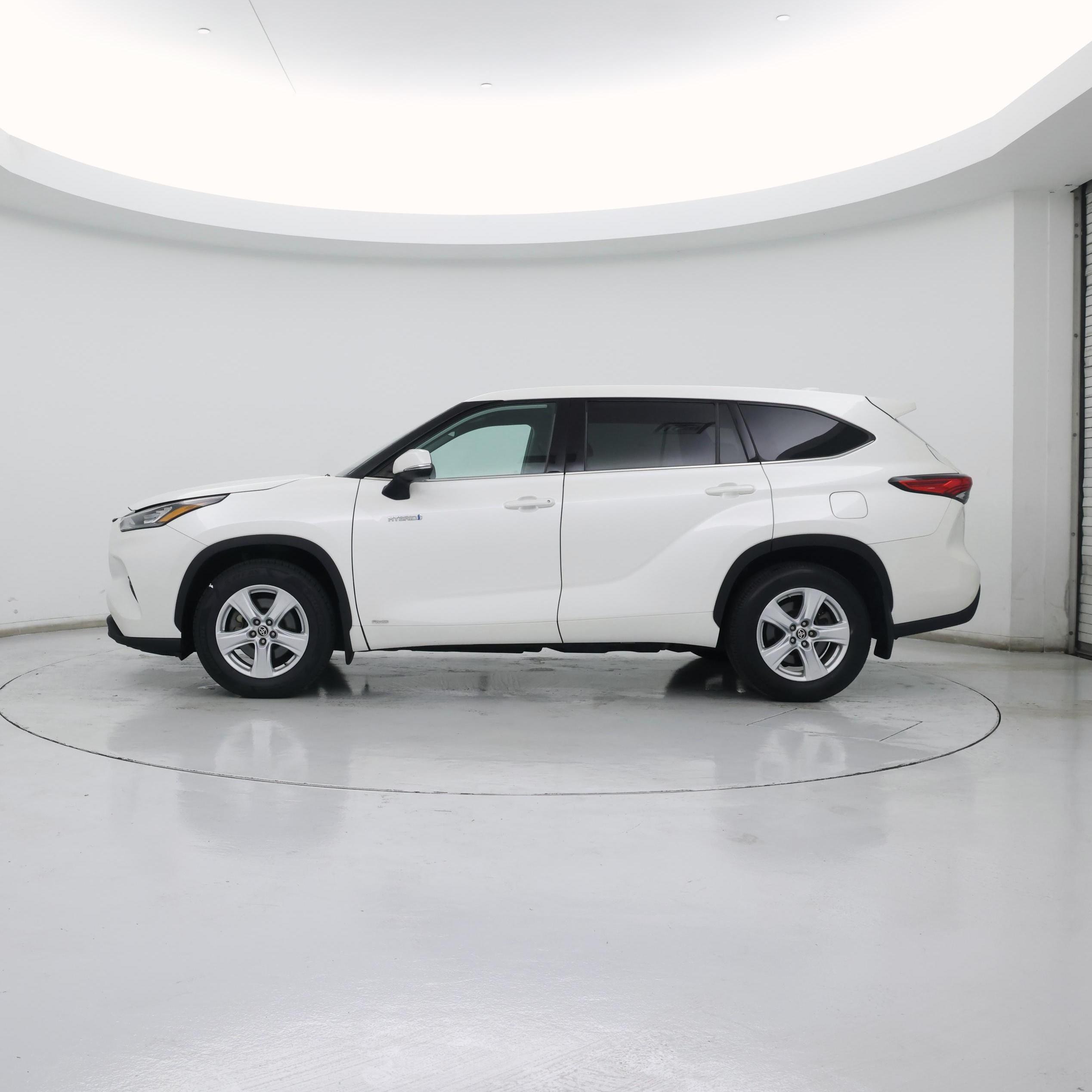 Thumbnail: 2020 Toyota Highlander - 3