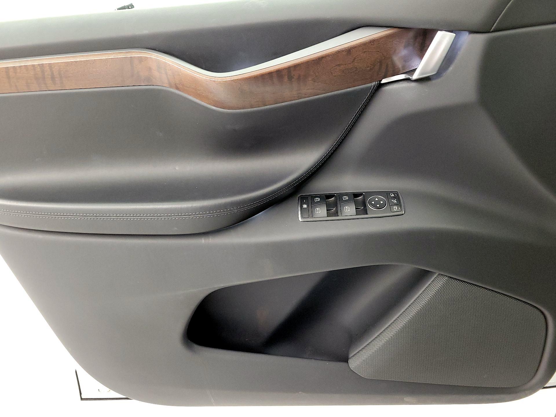 Thumbnail: 2020 Tesla Model X - 12